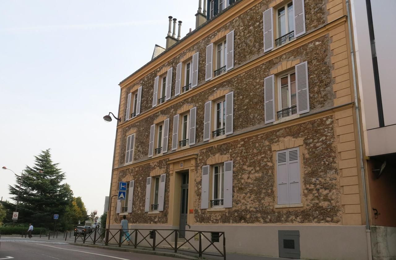 <b></b> Versailles, ce mardi. La maison dans laquelle la victime a vécu de 2004 à 2005. 