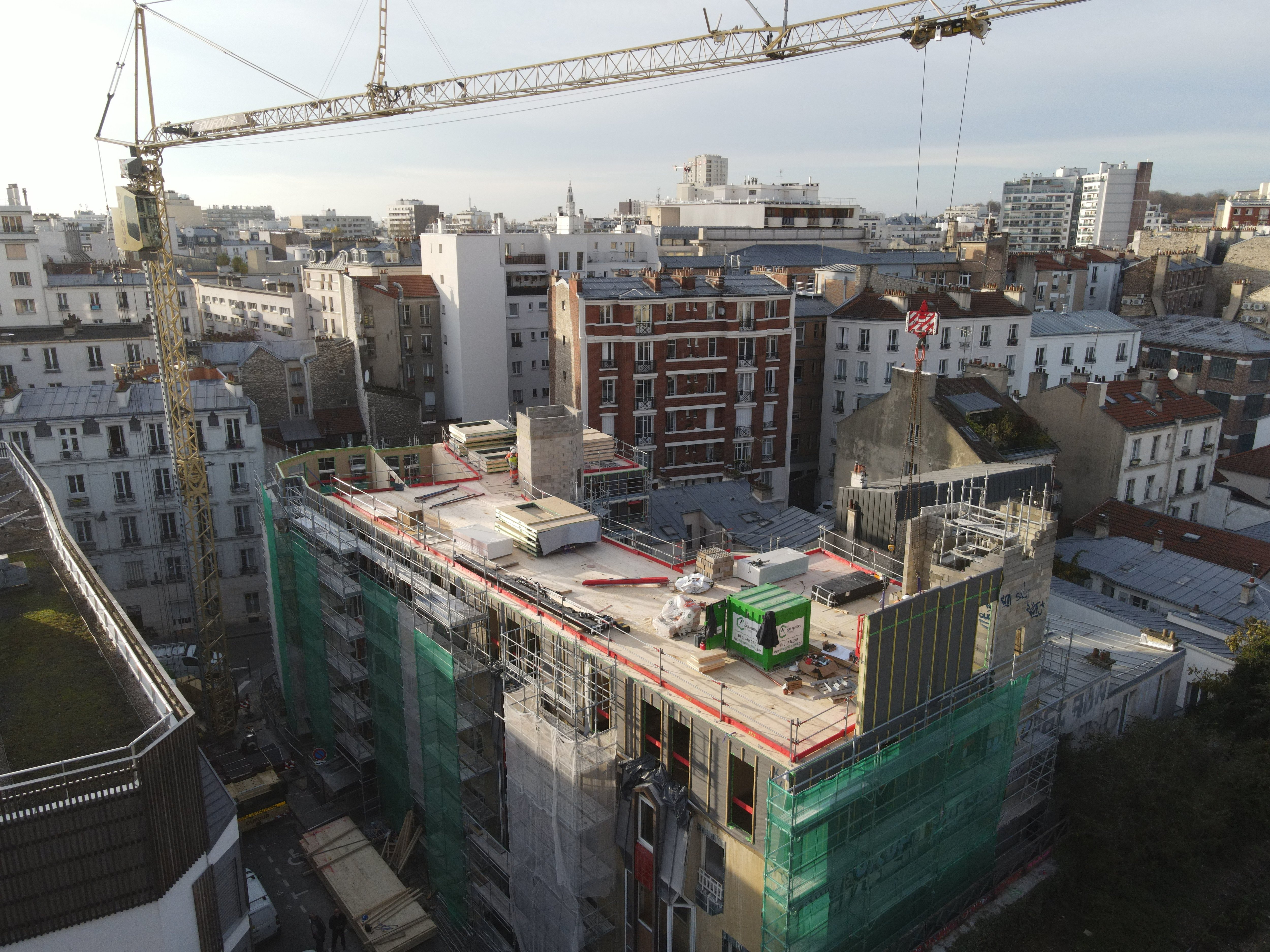 Paris (XXe). L'immeuble du bailleur social HSF va passer de 20 à 36 logements grâce à une surélévation de deux étages. Snerct