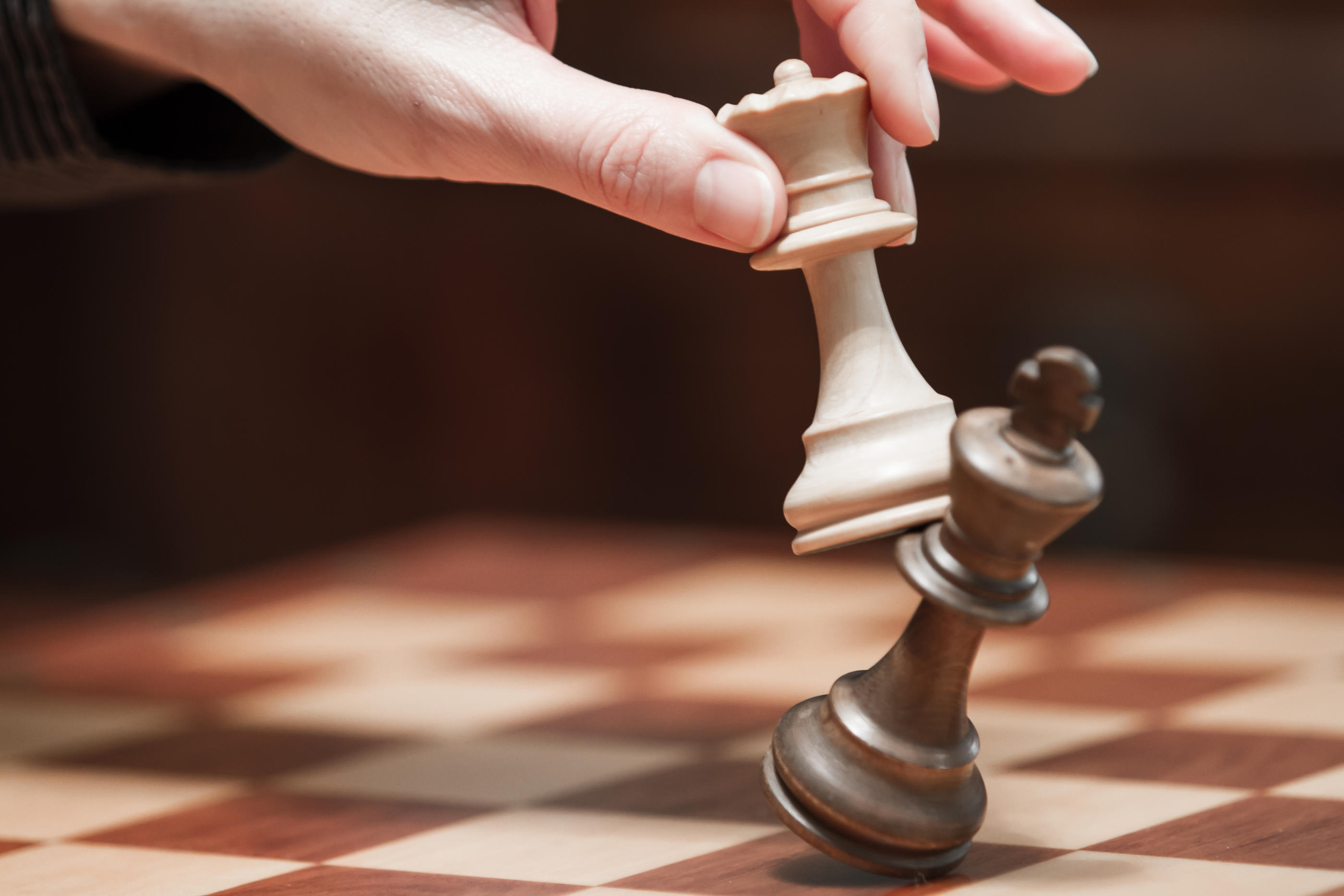 La fédération française d'échecs a présenté une batterie de mesures pour faire tomber les violences sexistes et sexuelles. Les joueuses restent vigilantes sur l'application de ce plan. iStock