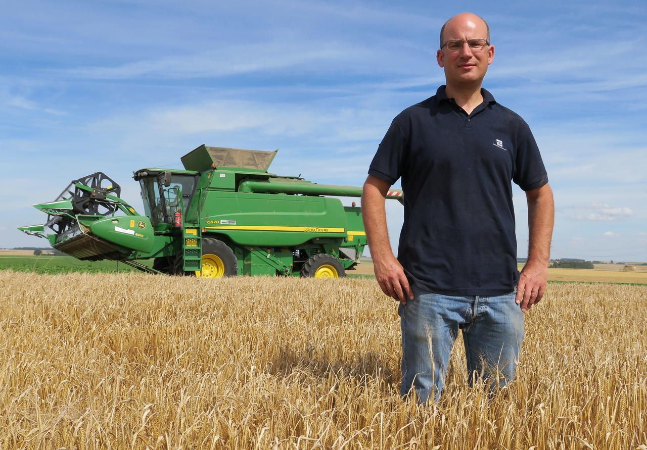 <b>Chenoise, lundi 31 juillet.</b> Vincent Bouvrain vit un cauchemar. La récolte est si mauvaise que cet agriculteur perd des centaines d’euros à chaque hectare de blé moissonné. 