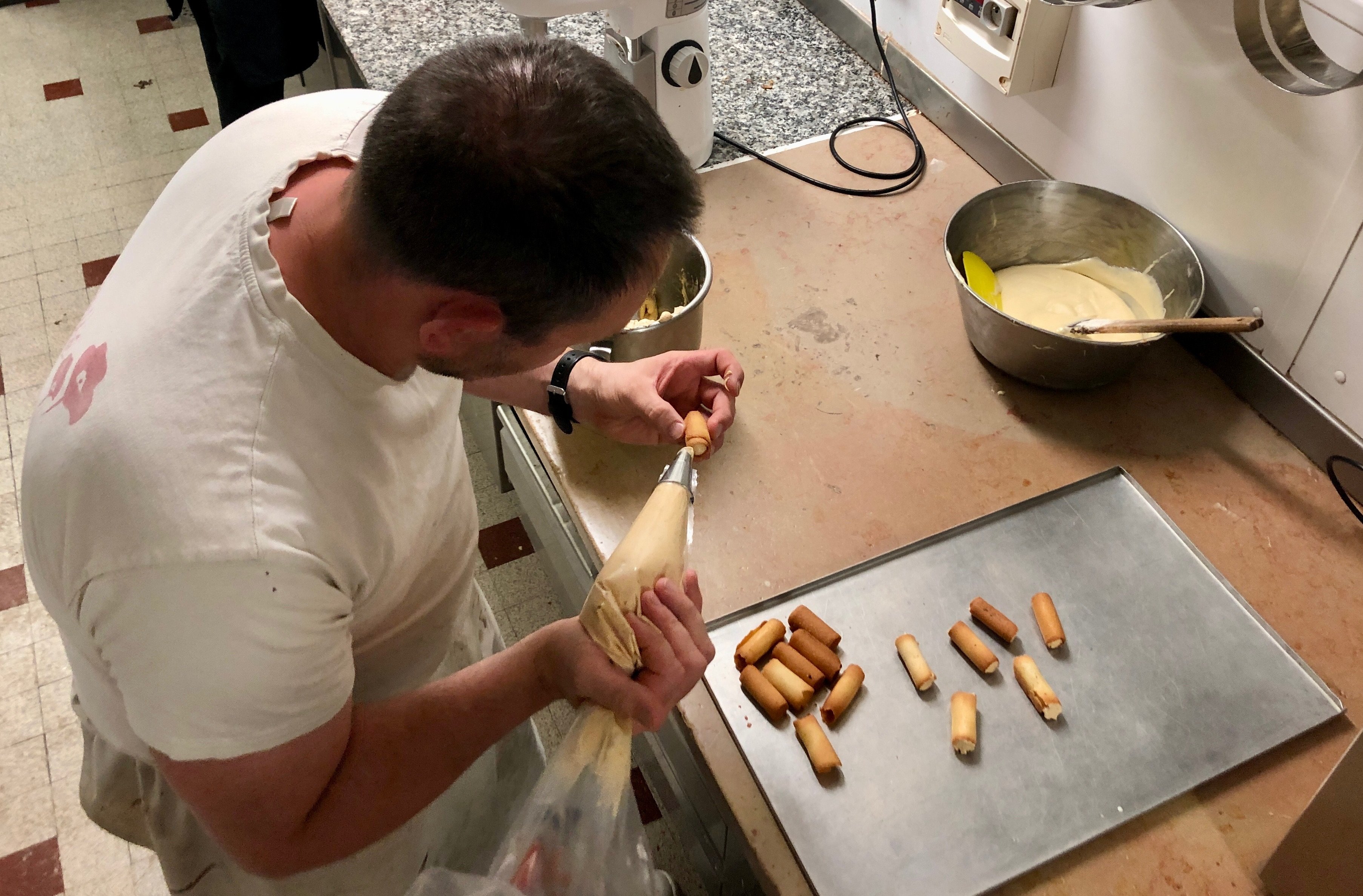 Pont-Audemer, la renaissance du Mirliton... grce  l'mission La  meilleure boulangerie de France sur M6 - Le Parisien
