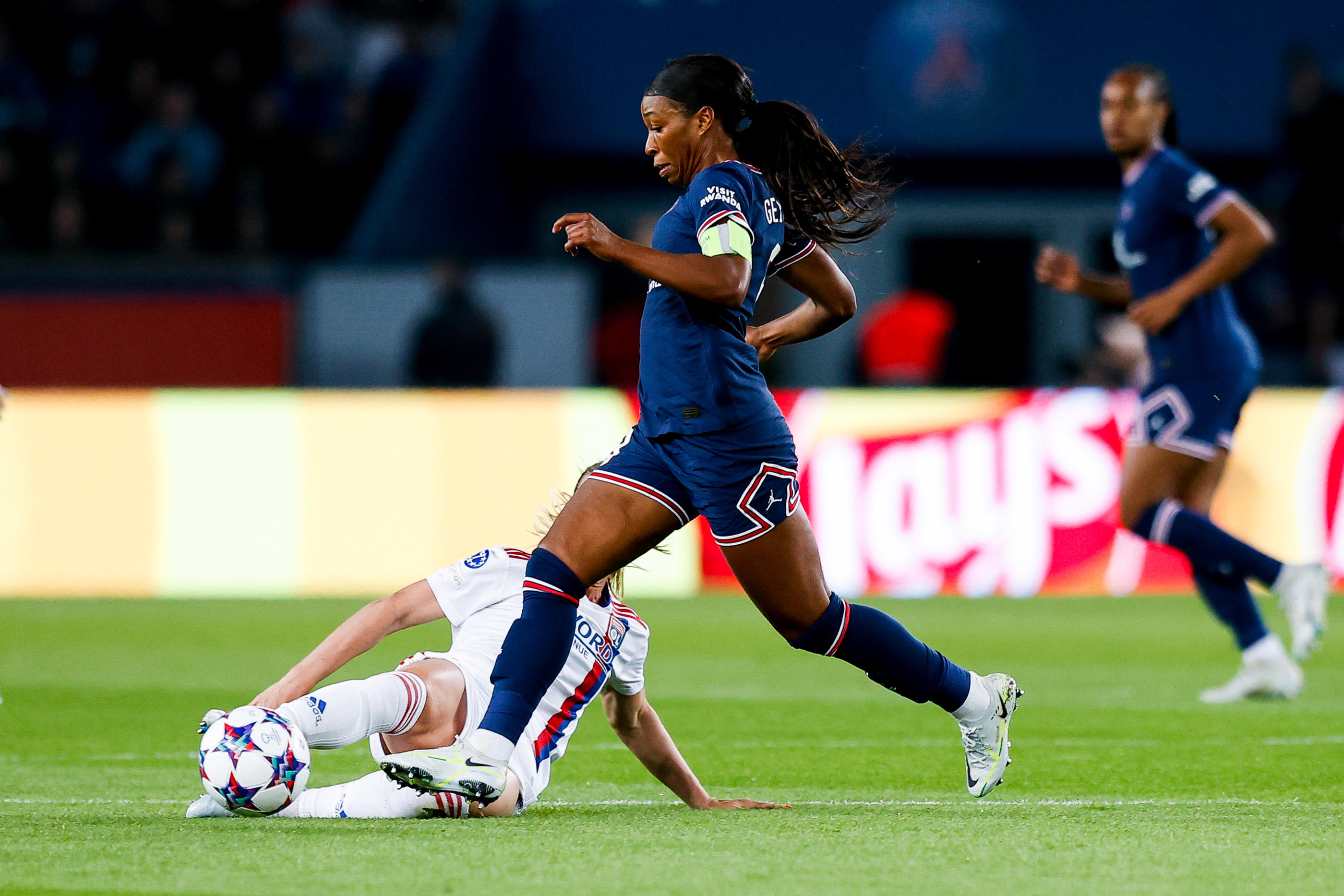 Équipe de France féminine : Grace Geyoro, le foot à visage humain - Le  Parisien