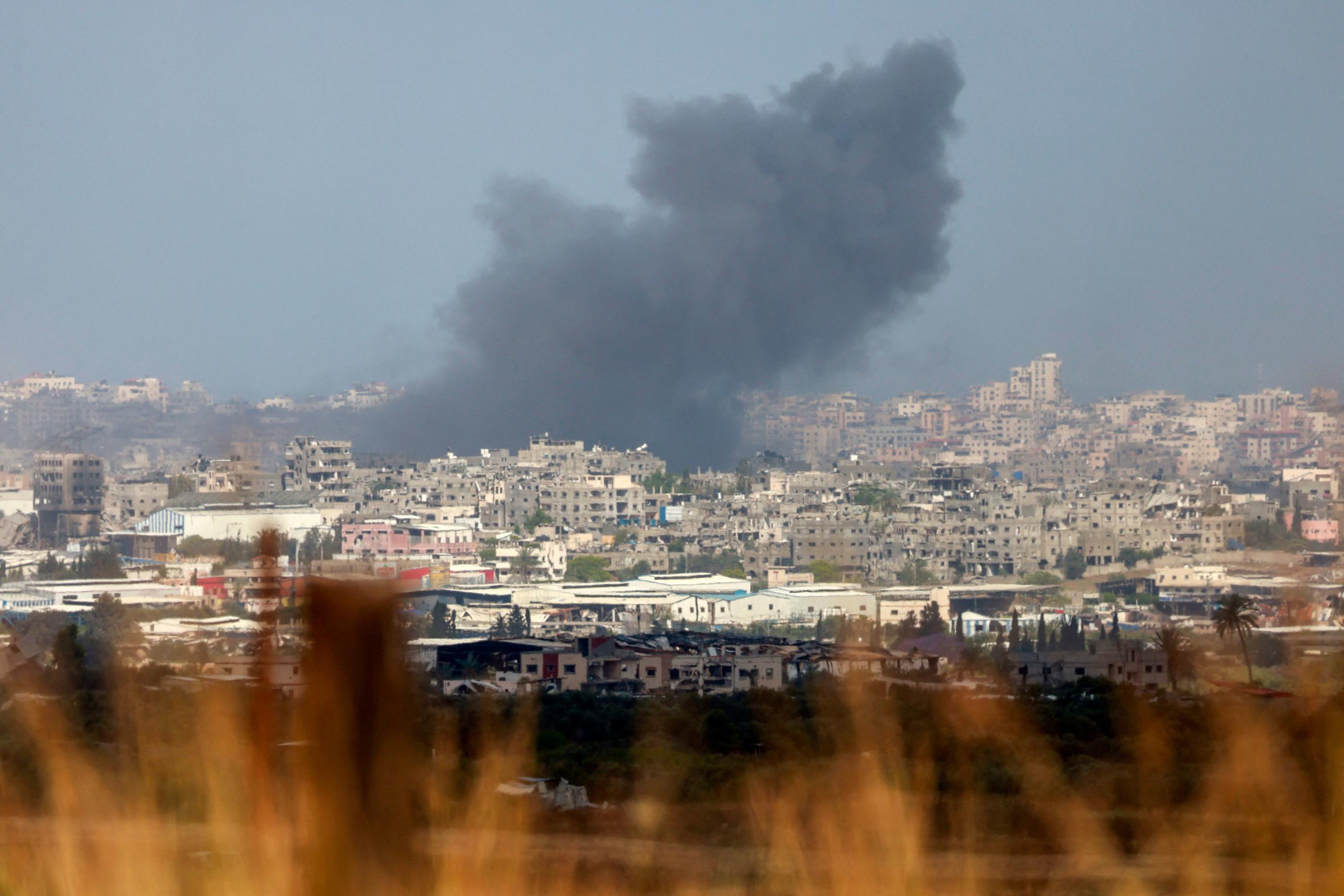 Les bombardements se poursuivent à Gaza ce dimanche malgré les appels à un cessez-le-feu immédiat. AFP/Menahem KAHANA