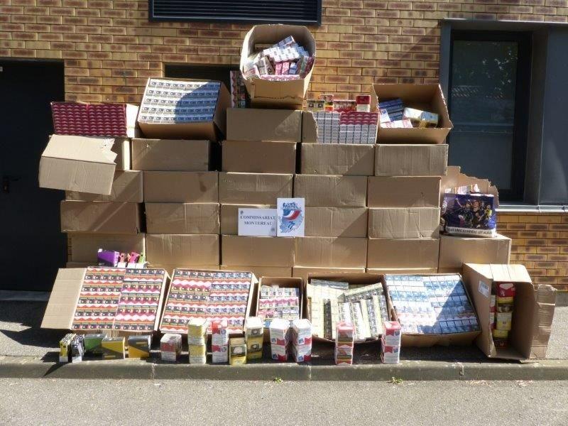 Montereau-Fault-Yonne, juin 2022. Belle prise des policiers du commissariat de Montereau:  les 2159 cartouches de cigarettes de contrebande trouvées dans un box de la zone industrielle ont valu au détenteur du box une amende de 228 000 euros par les Douanes. DR