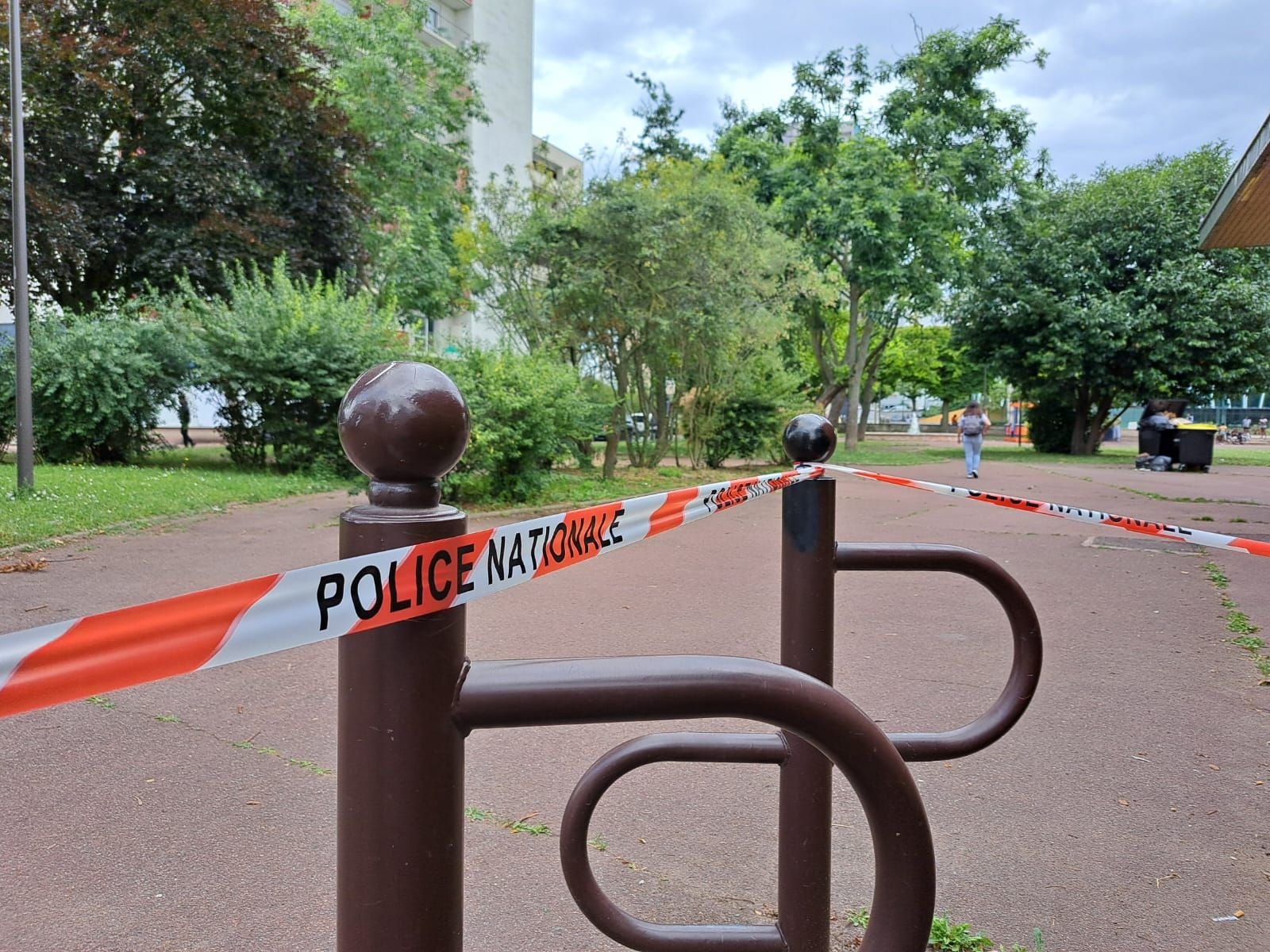 Créteil (Val-de-Marne), ce 22 juillet 2024. Un jeune homme de 22 ans a été battu à mort lors d'une rixe au sein du quartier Mont-Mesly, place de l'Abbaye. LP/Thomas Diquattro