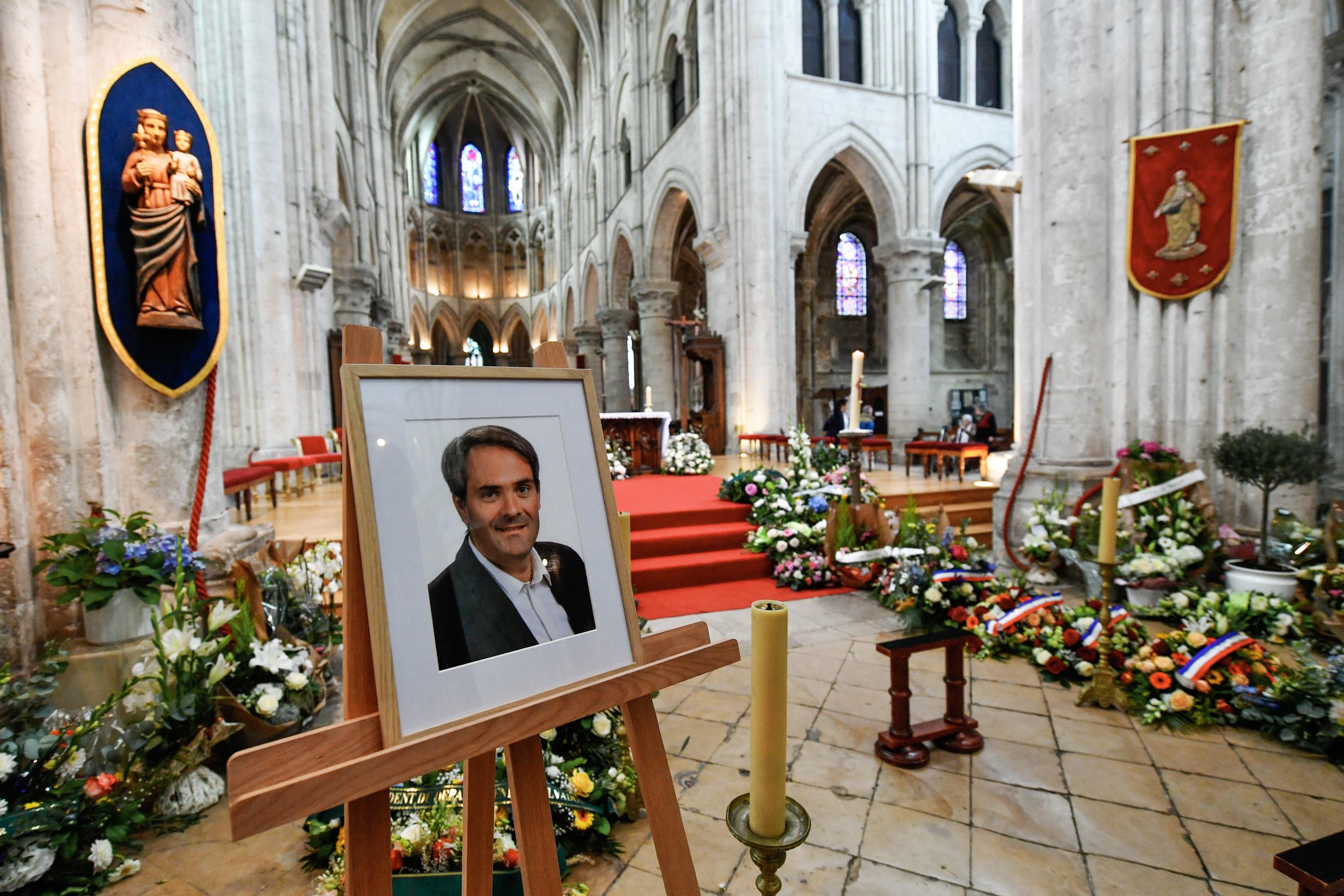 Sa famille, des dizaines d’élèves, d’enseignants et des centaines d’amis sont venus rendre un dernier hommage à Stéphane Vitel. PhotoPqr/Ouest France/Martin Roche