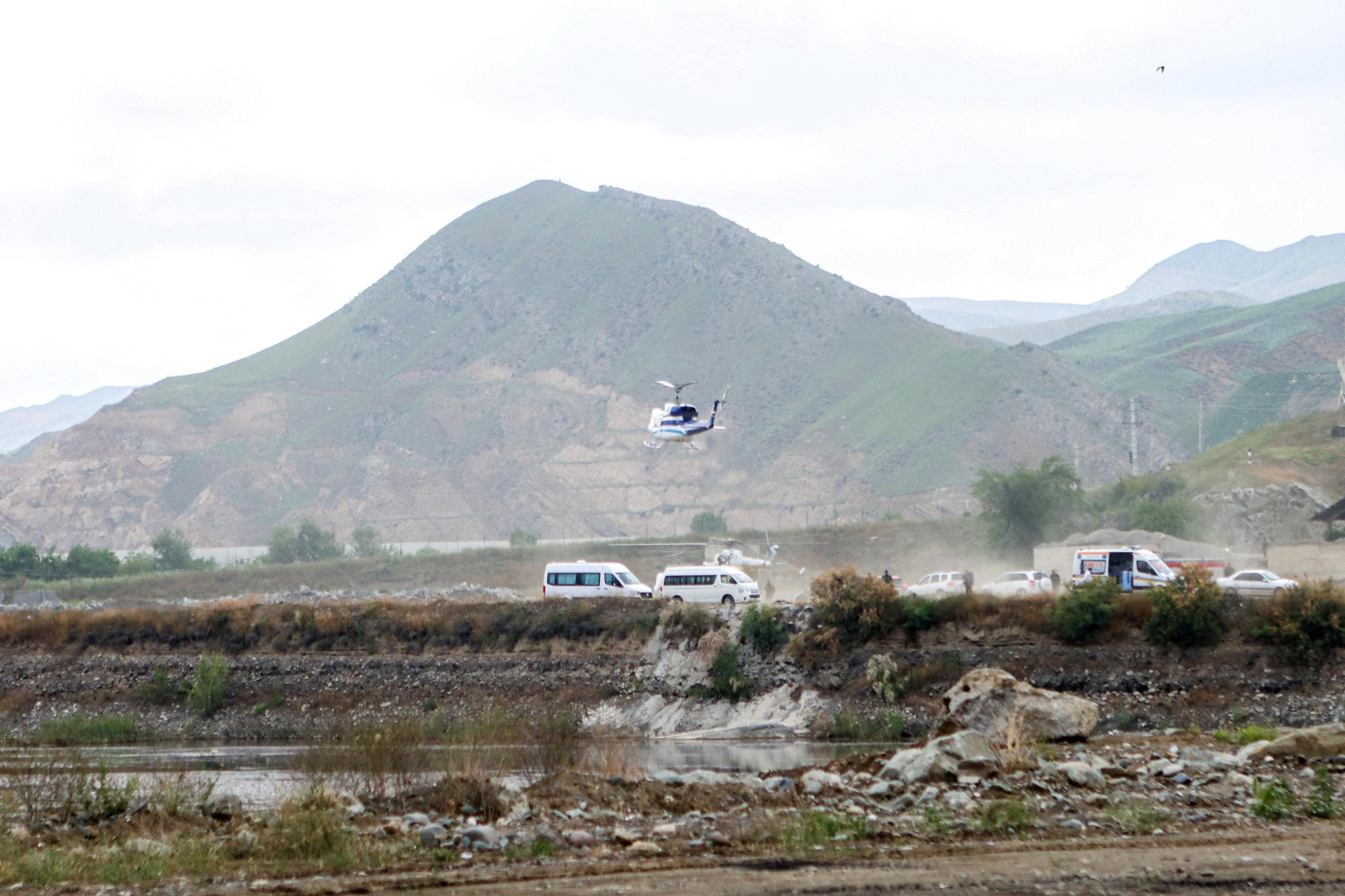 Un hélicoptère transportant le président Ebrahim Raïssi avait décollé près de la frontière entre l'Iran et l'Azerbaijan dimanche. IRNA/WANA (West Asia News Agency) via REUTERS 