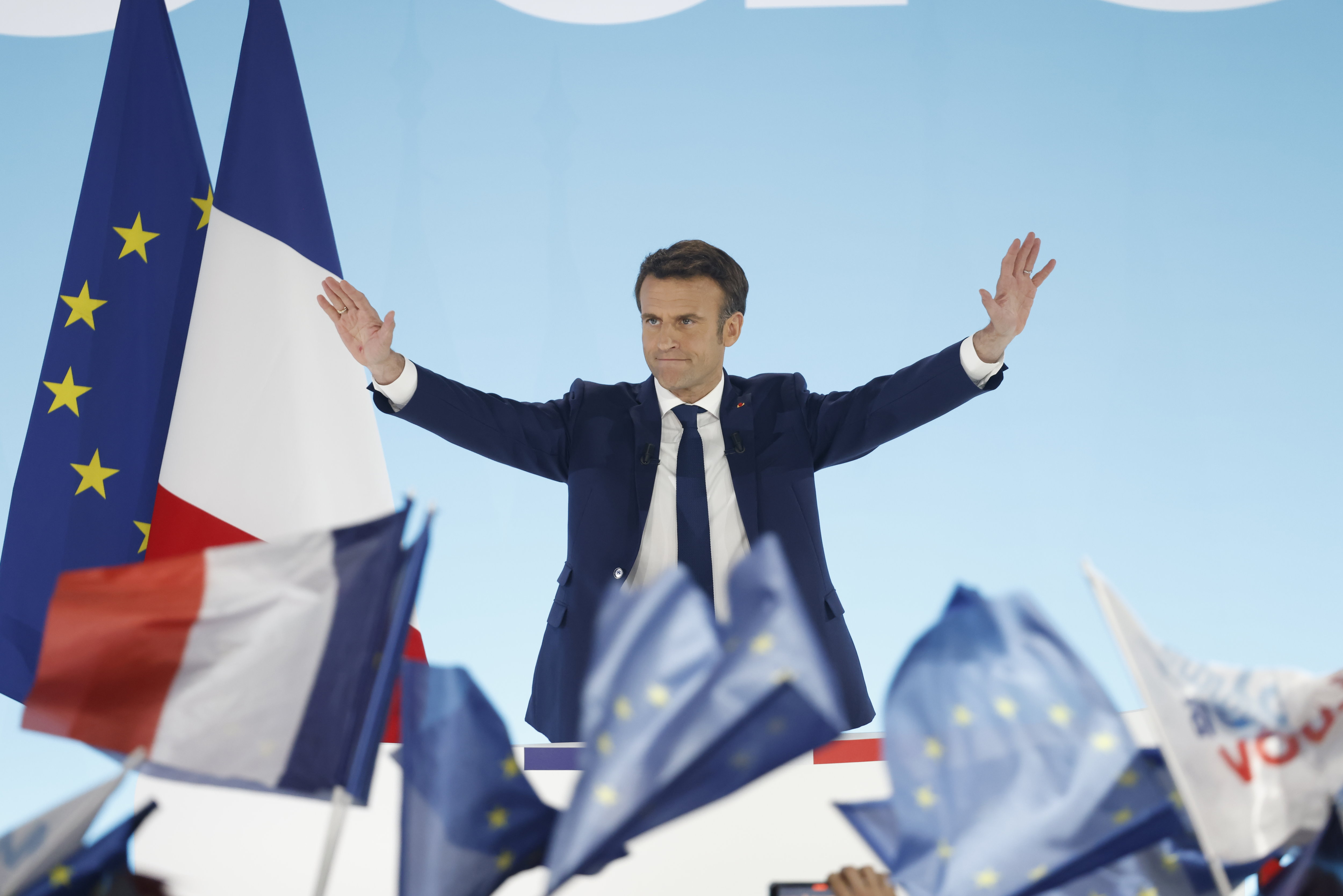Emmanuel Macron (ici en photo à la Porte de Versailles, où il a tenu son discours à l'issue des résultats) a obtenu 28% des suffrages au premier tour de l'élection présidentielle 2022, dimanche 10 avril. LP / Olivier Corsan