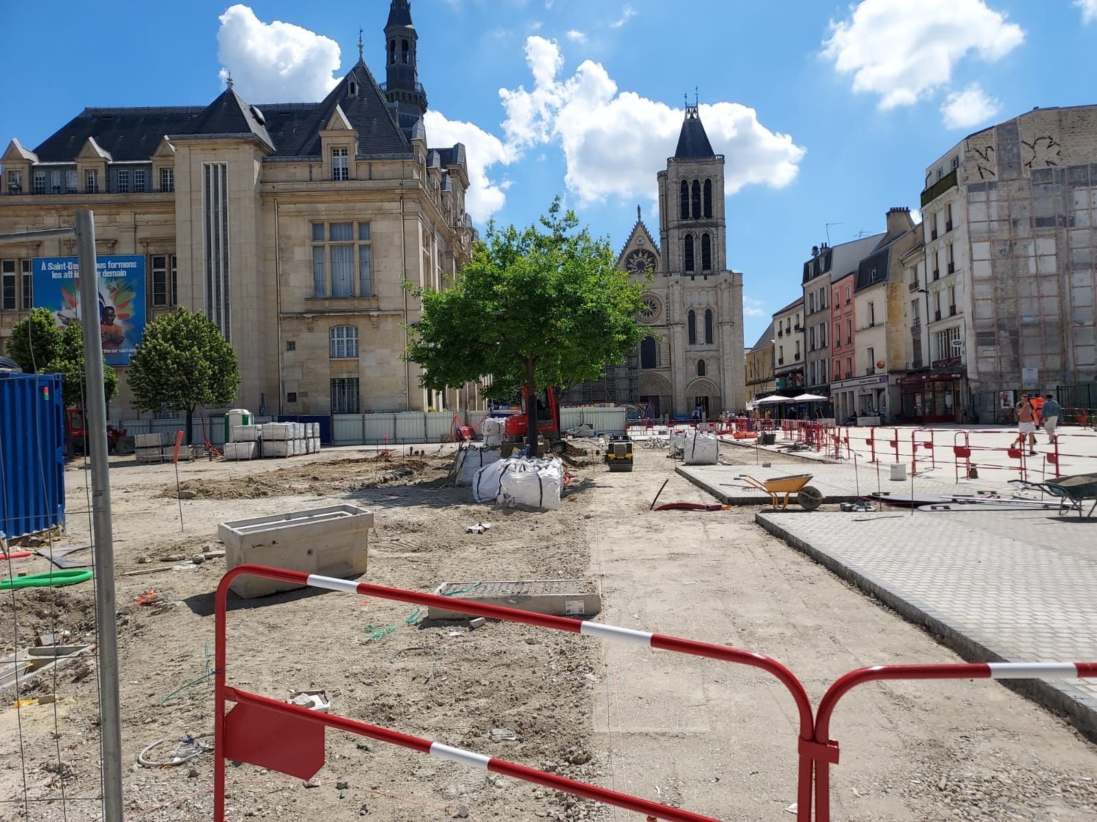 Saint-Denis, le 24 juin. Les travaux de place du centre-ville ne seront pas totalement terminés pour les Jeux. Ils seront donc livrés en deux phases. LP/Anthony Lieures