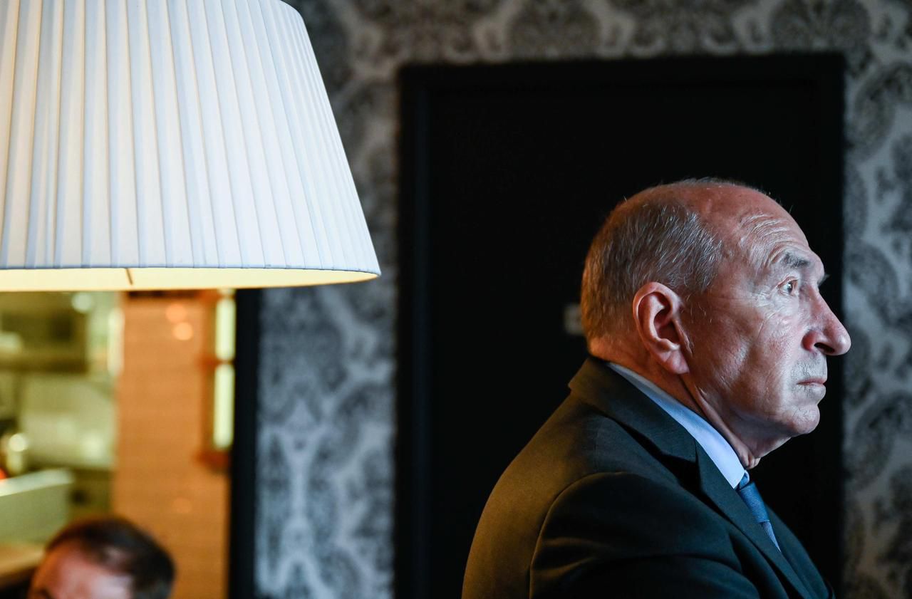 <b></b> Après 43 ans de vie municipale et deux décennies dans le fauteuil de maire de Lyon, Gérard Collomb est en passe de tout perdre.