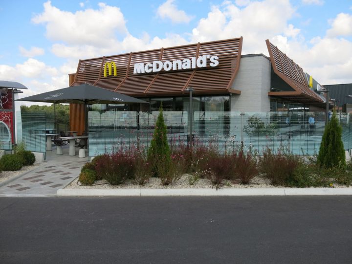 McDonald's était accusé de diminuer ses bénéfices en France artificiellement en versant des sommes importantes à la maison-mère européenne basée au Luxembourg. LP/Nicolas Sivan