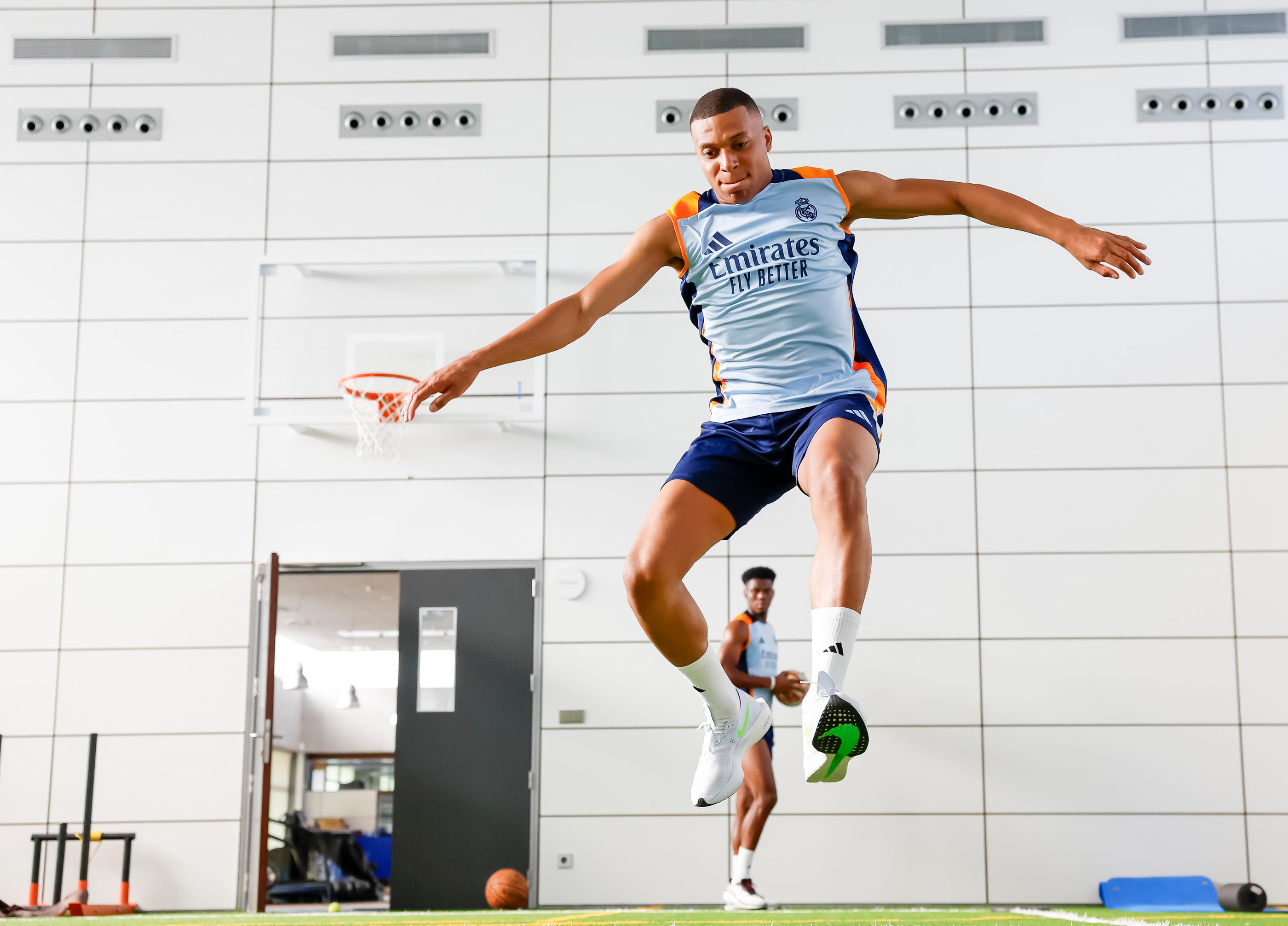 Kylian Mbappé se prépare physiquement pour être au top de sa forme avant le début de la saison avec son nouveau club, le Real Madrid. Victor Carretero/Real Madrid via Getty Images