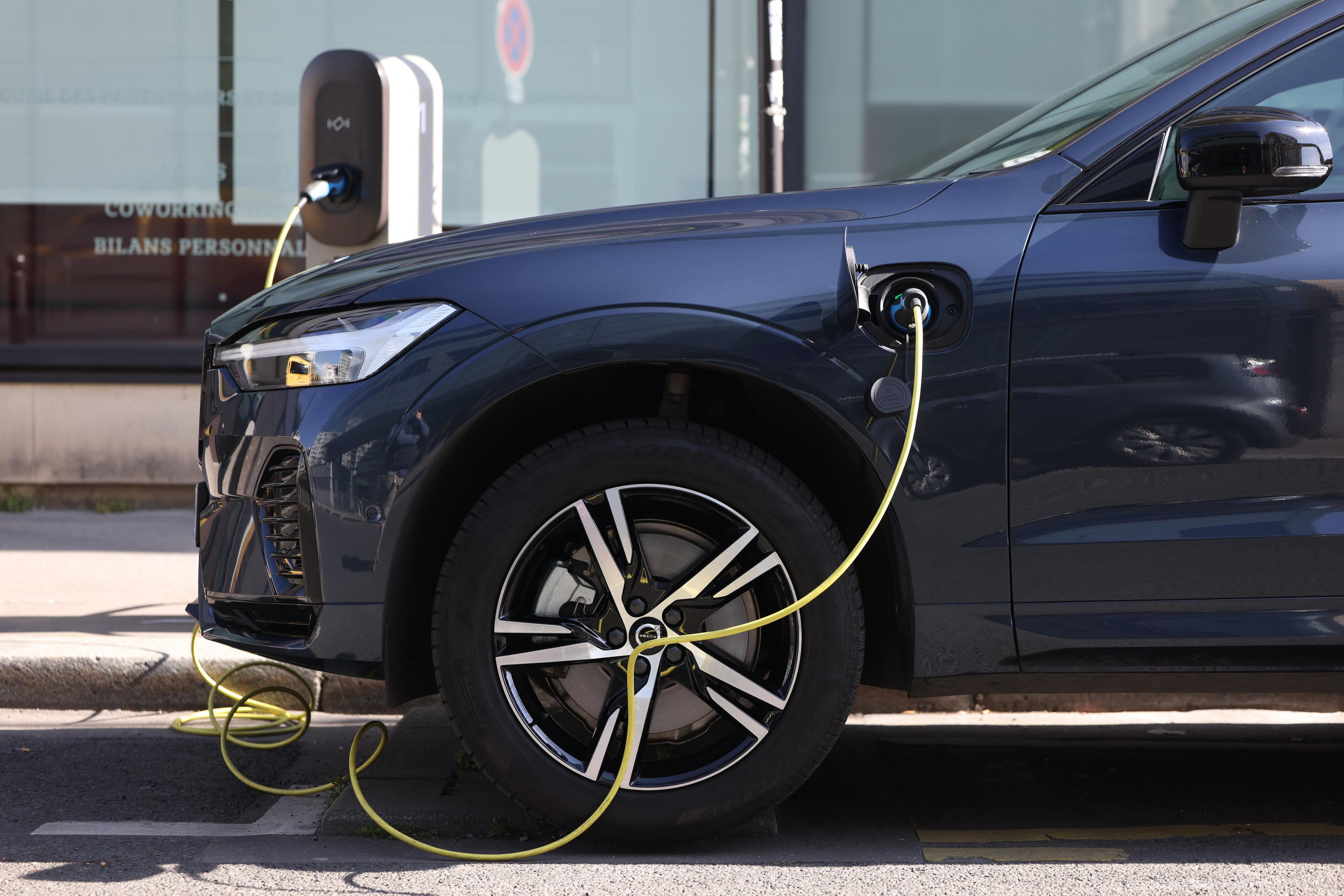Parmi les voitures électriques exclues du bonus écologique, toutes celles qui ne sont pas fabriquées dans des usines européennes. (Illustration) LP/Arnaud Journois