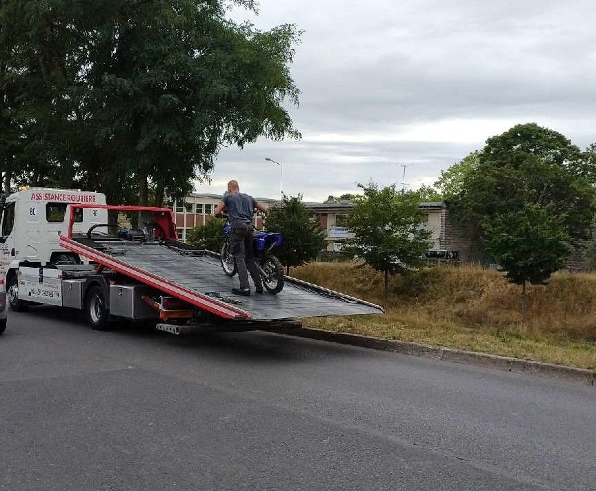 Meaux, vendredi 19 août 2022. La moto non homologuée d'un jeune homme arrêté dans le cadre d'une opération anti-rodéo dans le quartier de Beauval a été mise en fourrière. DDSP 77