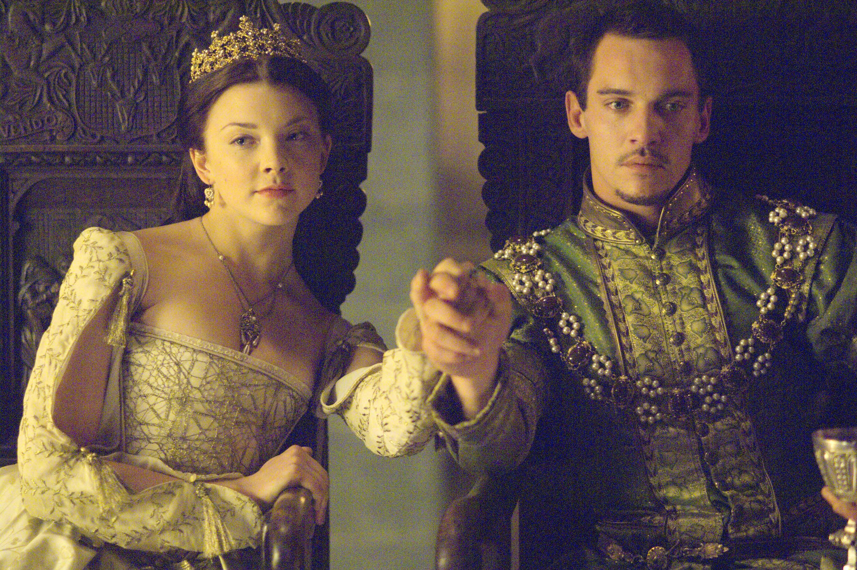 «Les Tudors» : l'impitoyable Henry VIII, incarné par Jonathan Rhys Meyers et la géniale Natalie Dormer dans la peau d’Anne Boleyn. Prod.