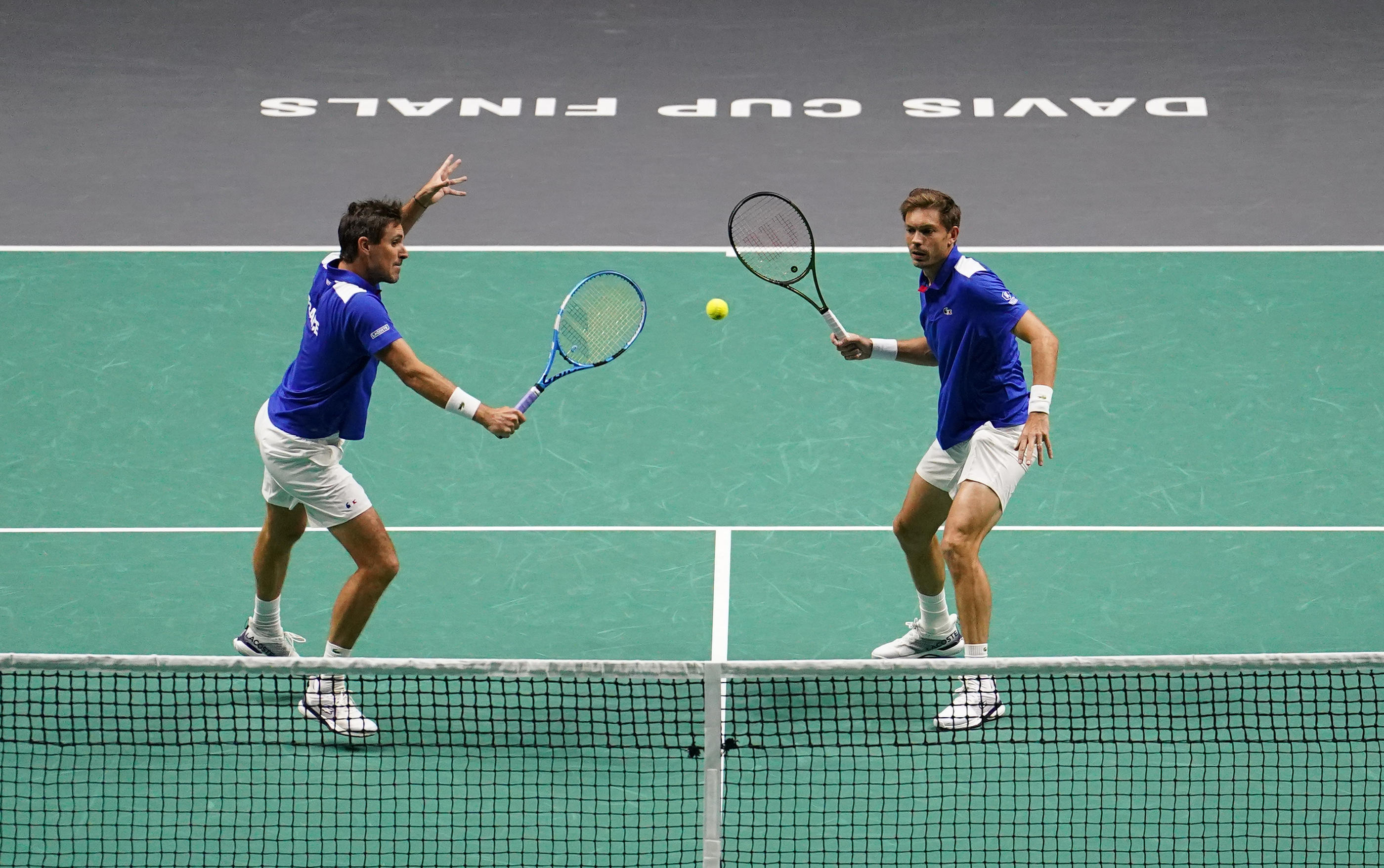 Edouard Roger-Vasselin (à gauche) et Nicolas Mahut (ici lors de la défaite des Bleus en Coupe Davis en septembre dernier) ont déjà remporté huit tournoi ensemble.