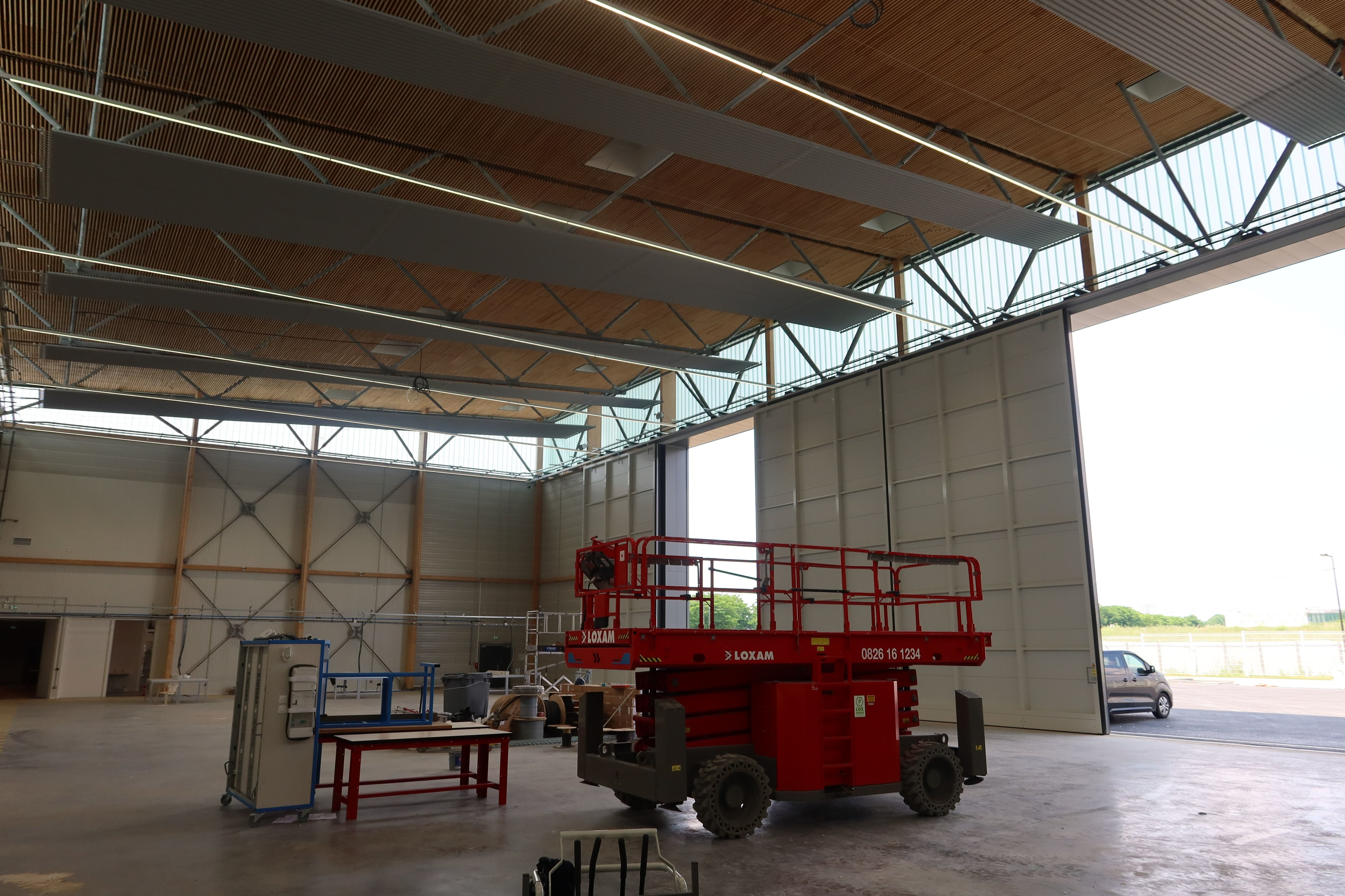 Meaux, fin juin. Ce hangar de 1000 m2 accueillera, dès la rentrée, deux avions et un hélicoptère pour former de futurs mécaniciens aéronautiques. LP/Sébastien Roselé