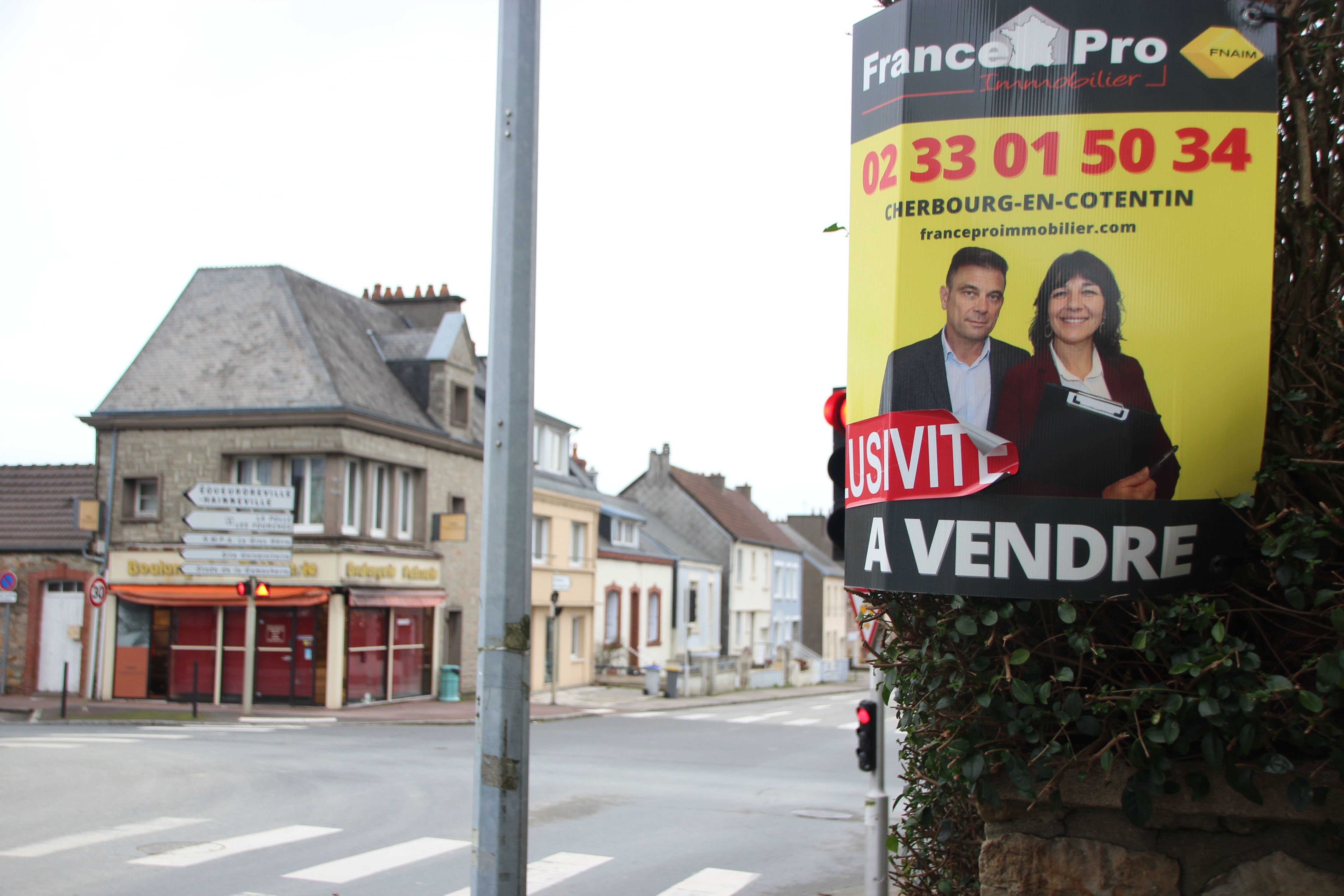 Les panneaux «à vendre» se font rares à Cherbourg (Manche), malgré le dynamisme de la ville. LP/Bertrand Fizel