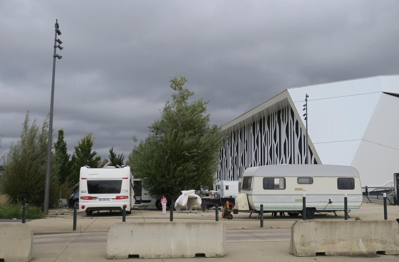 <b></b> Cergy-Pontoise, ce jeudi. Plus de 200 caravanes se sont installées autour de l’Aren Ice et du stade Salif-Keita.