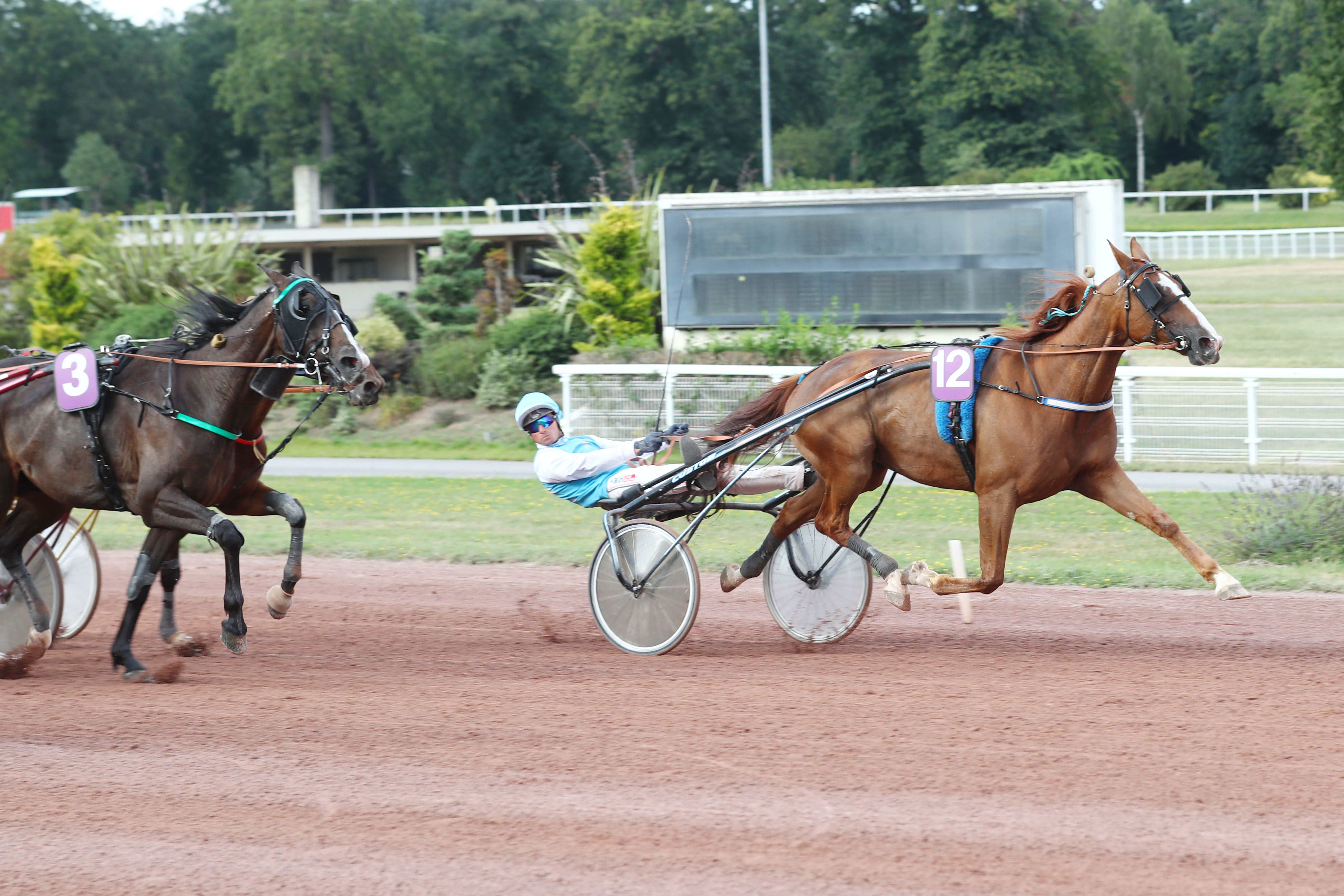 Enghien (Val-d'Oise), le 14 Août 2024. Harry Cohiais résiste aux attaques et remporte le deuxième quinté de sa carrière. SCOOPDYGA - DESBRIEL Valentin