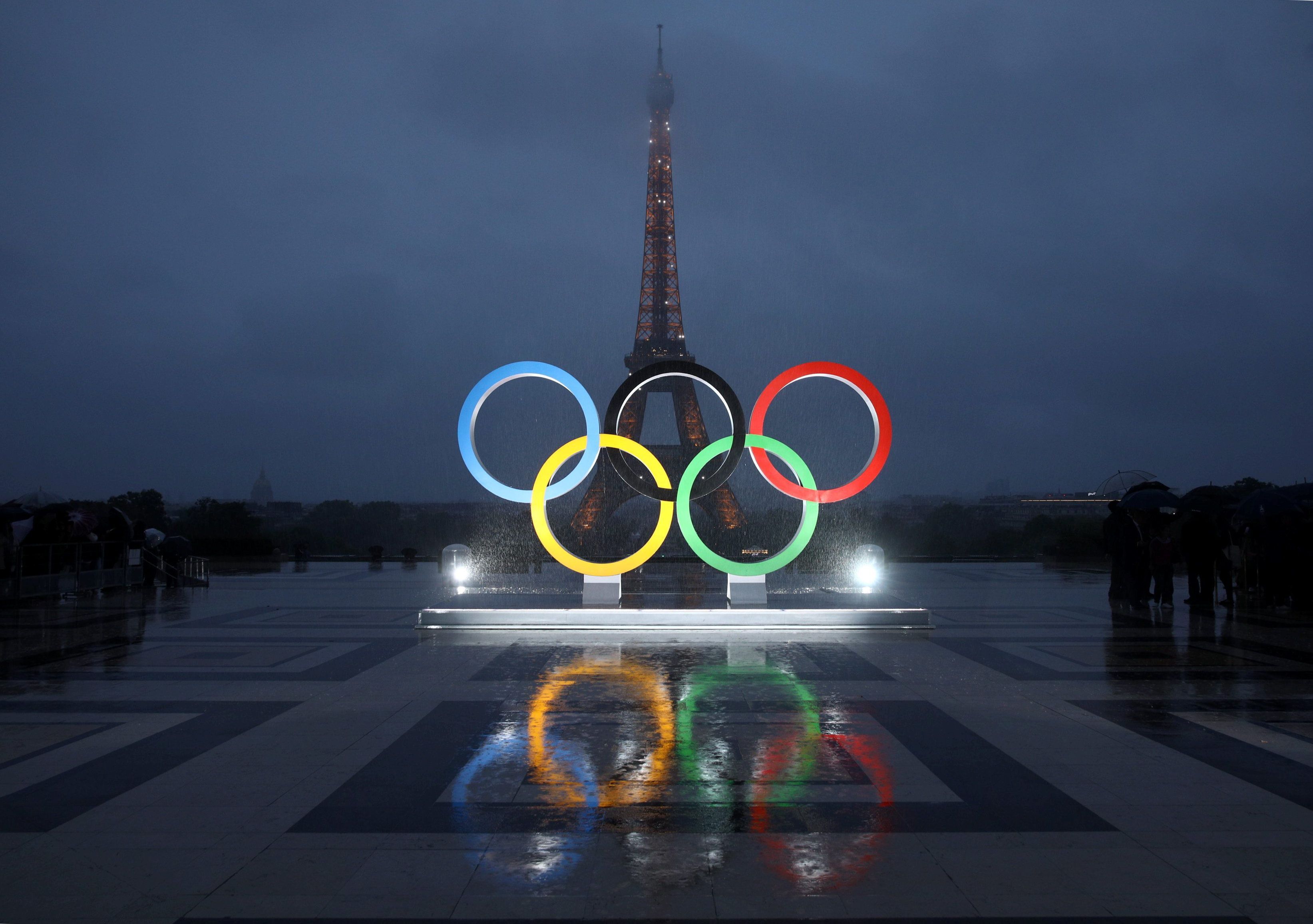 Les anneaux olympiques seront apposés à la tour Eiffel entre le 1er et le deuxième étage (Photo LP/ O. Arandel)