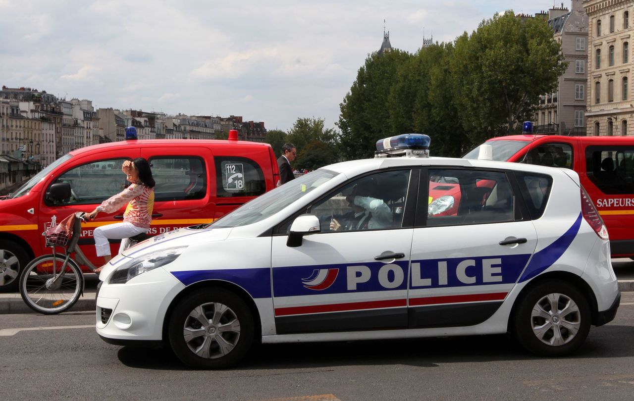 <b></b> Illustration. L’équipage de police a interpellé le conducteur qui avait refusé un contrôle après avoir grillé un feu rouge sur la N 10. 