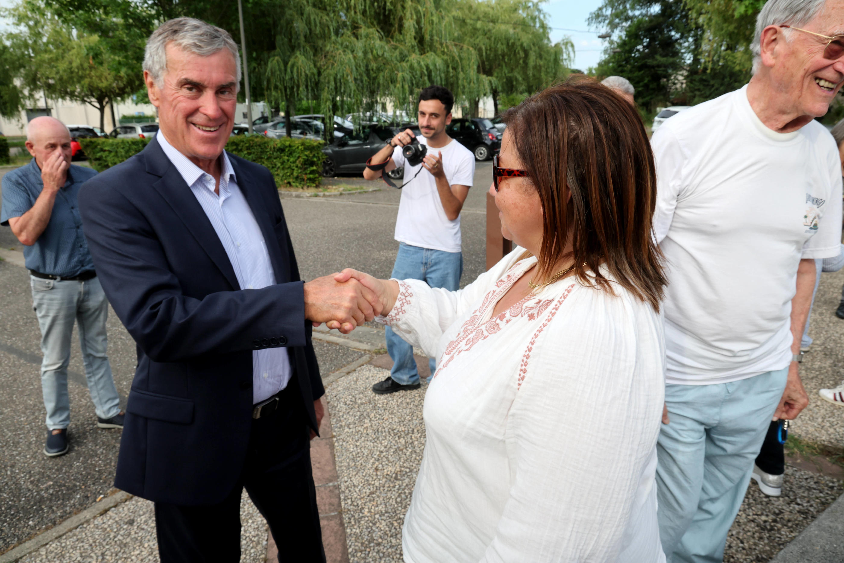 Casseneuil (Lot-et-Garonne), le 18 juin. Dix ans après l’éclatement de l’affaire qui porte son nom, Jérôme Cahuzac brigue un mandat de député sur ses terres. SIPA/Alain Robert