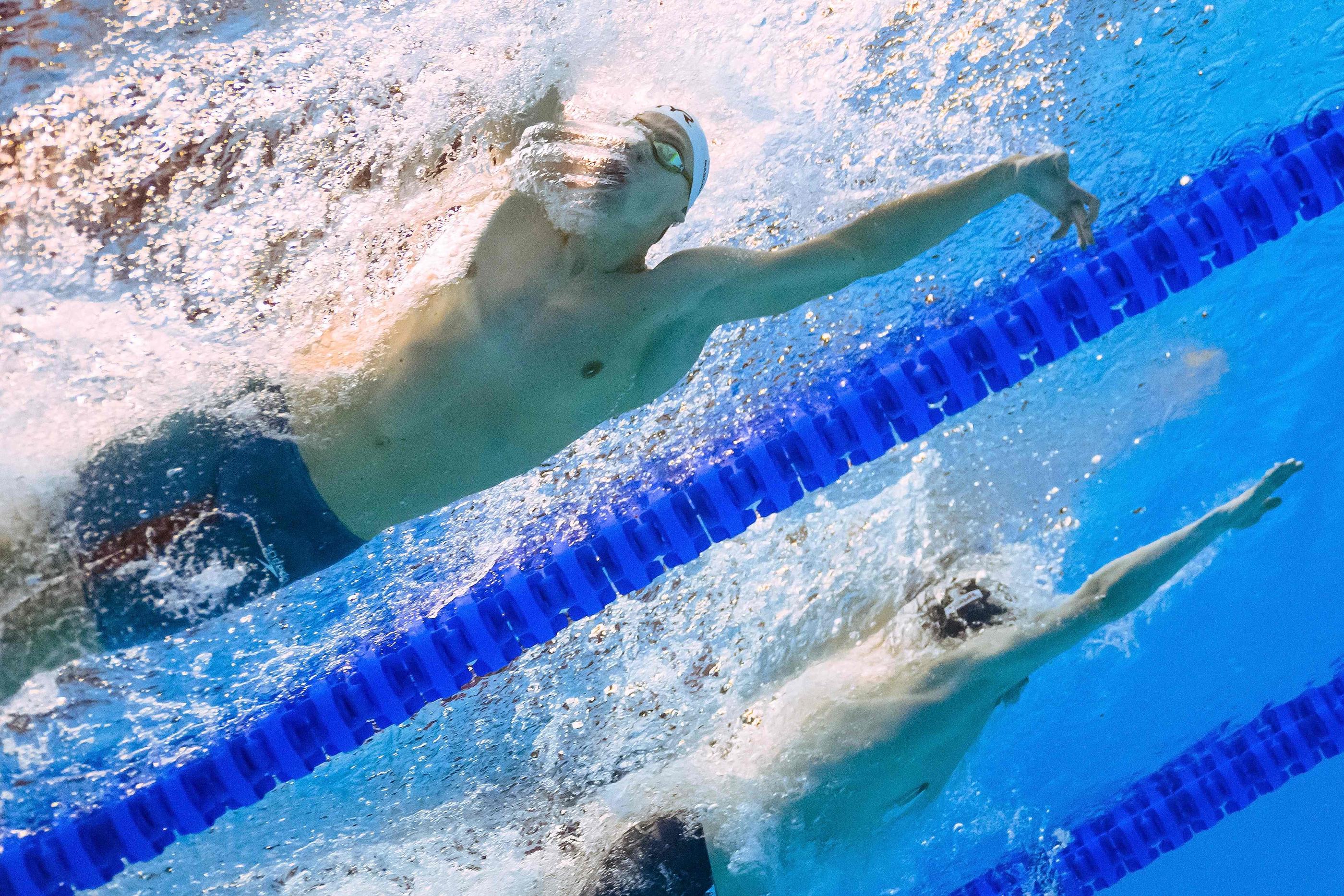Léon Marchand était le dernier relayeur du 4x200 m nage libre. AFP