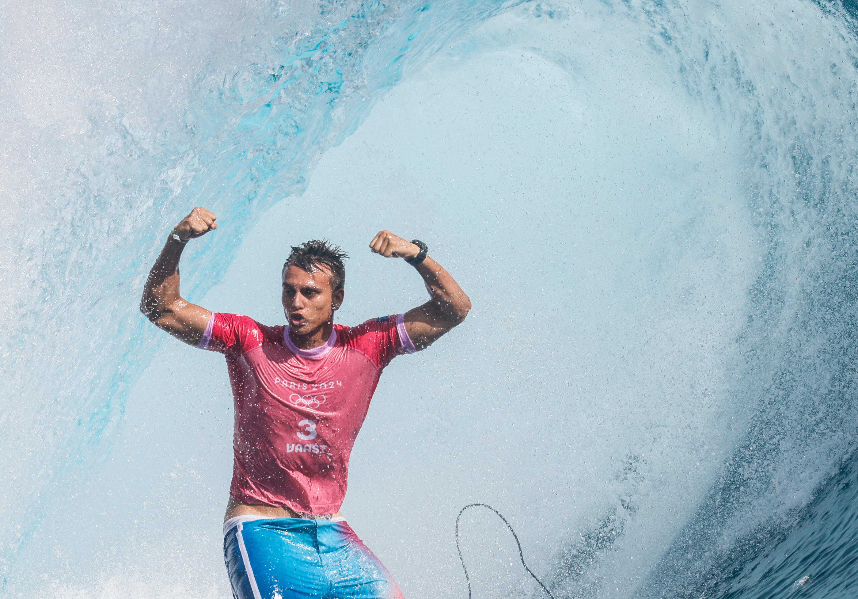 Le prodige de 22 ans Kauli Vaust a remporté la médaillé d'or sur le mythique spot de Teahupoo. Icon Sport/Xinhua