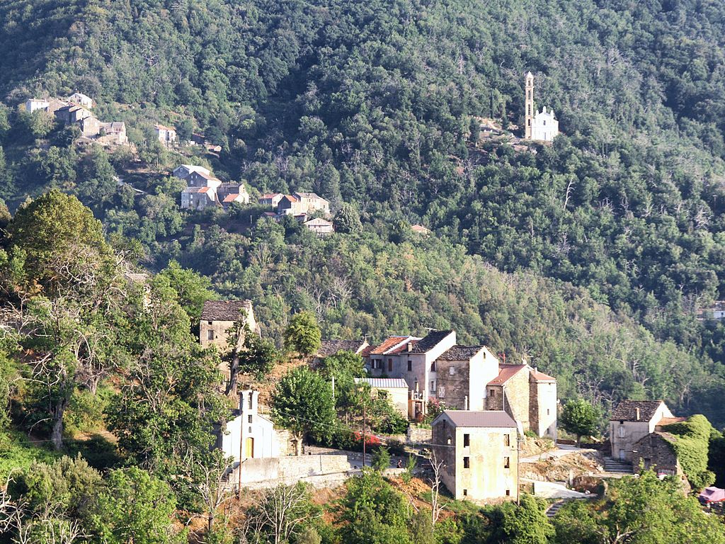 Le petit Village d'Alzi, en Haute-Corse.