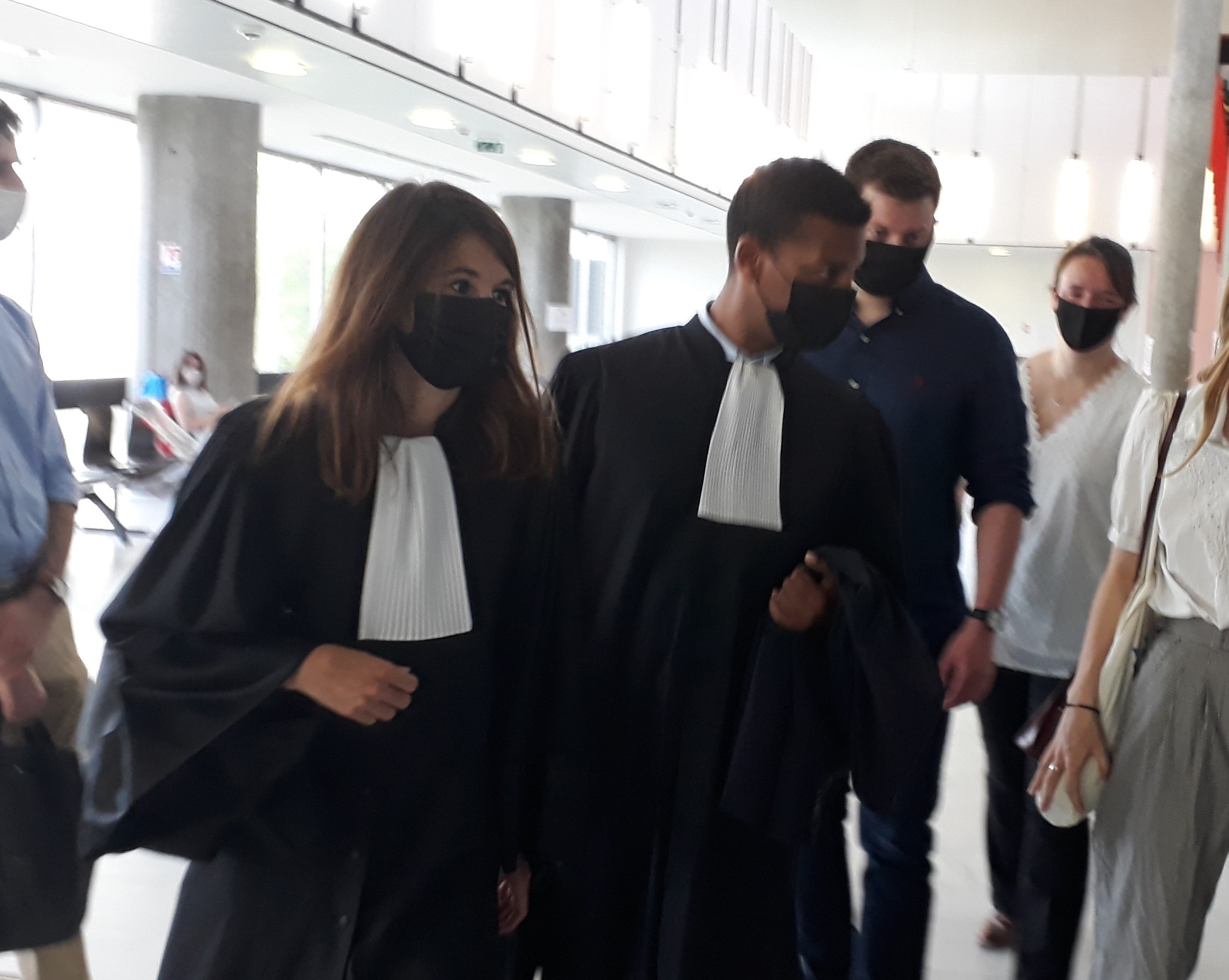 Haurus, avec ses avocats, Mes Yassine Bouzrou et Anna Branellec, lors de son procès à Nanterre en juin. Il a été incarcéré après sa condamnation en juillet. LP/V.M.