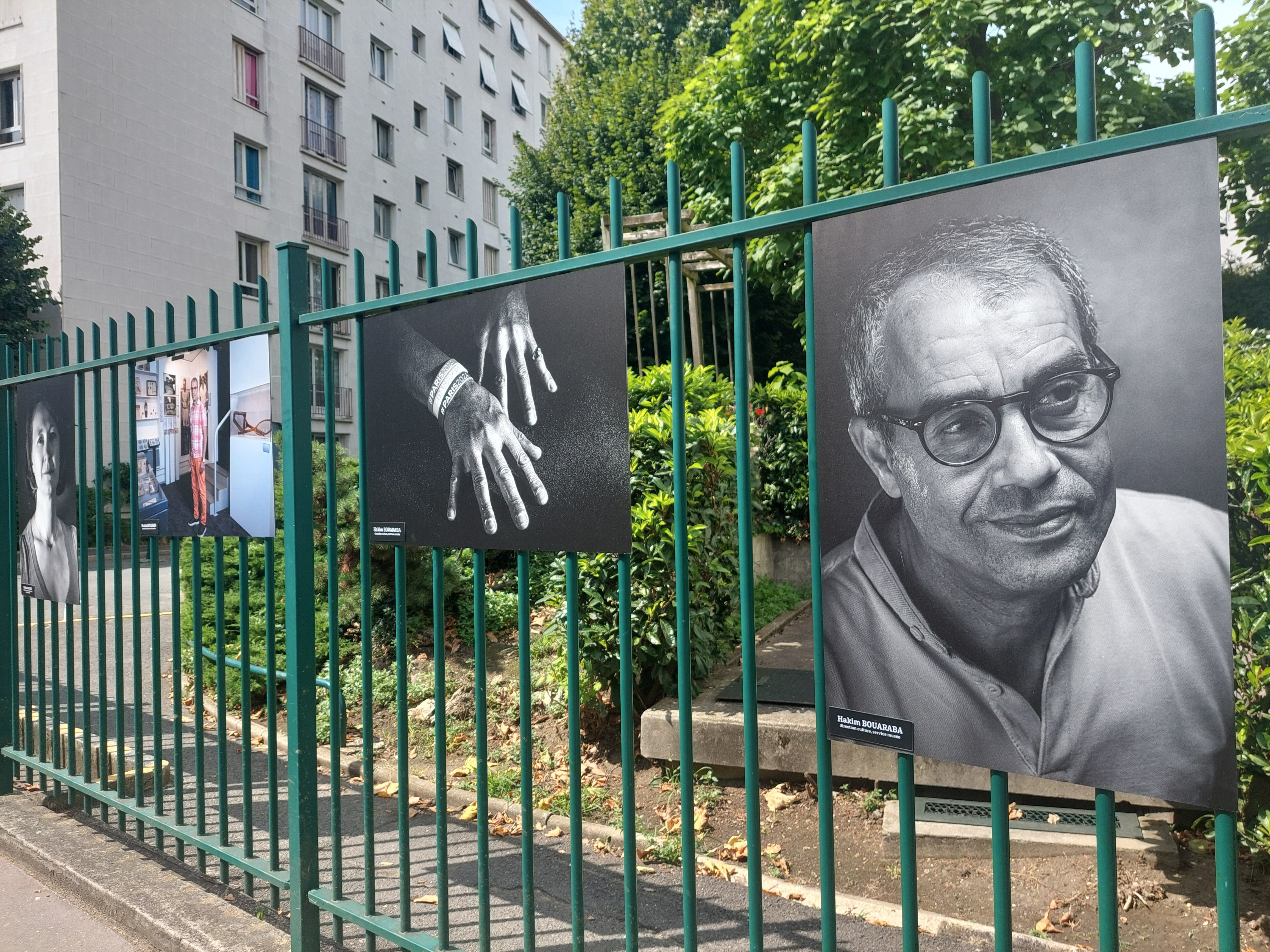 Colombes, le 4 août. L'exposition « Les petites mains des JO » met en lumière les agents de la ville qui se sont investis dans les JO. LP/Olivier Bureau