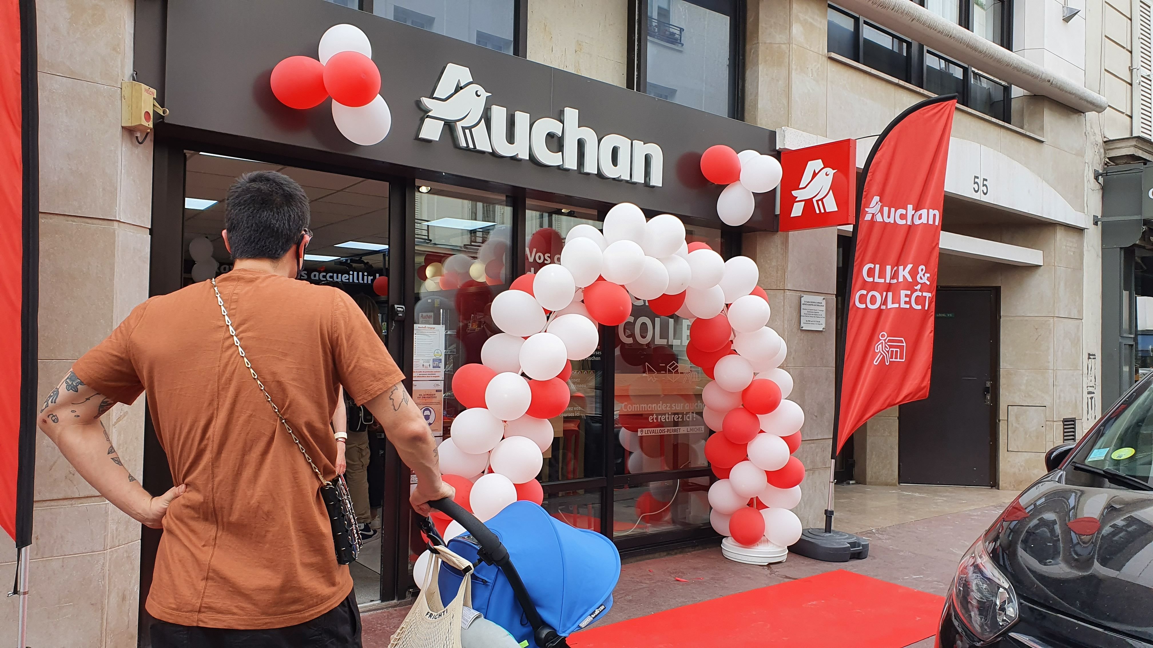 Levallois, le 2 juin. A l'image de Auchan qui a ouvert à Levallois son premier drive piéton francilien, cette nouvelle tendance est développée par tous les acteurs de la grande distribution. LP/Anne-Sophie Damecour