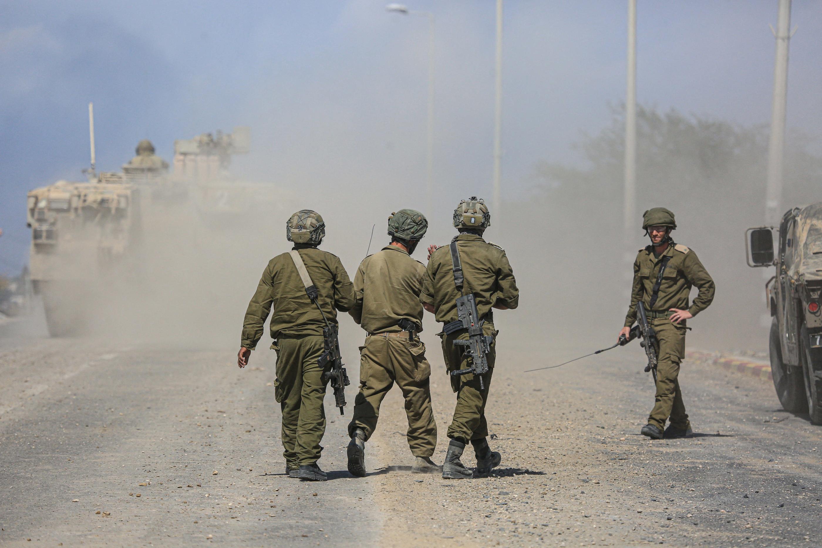 Israël continue de déployer des soldats, des tanks et des véhicules blindés le long de la bande de Gaza. IMAGO/Saeed Qaq/Maxppp
