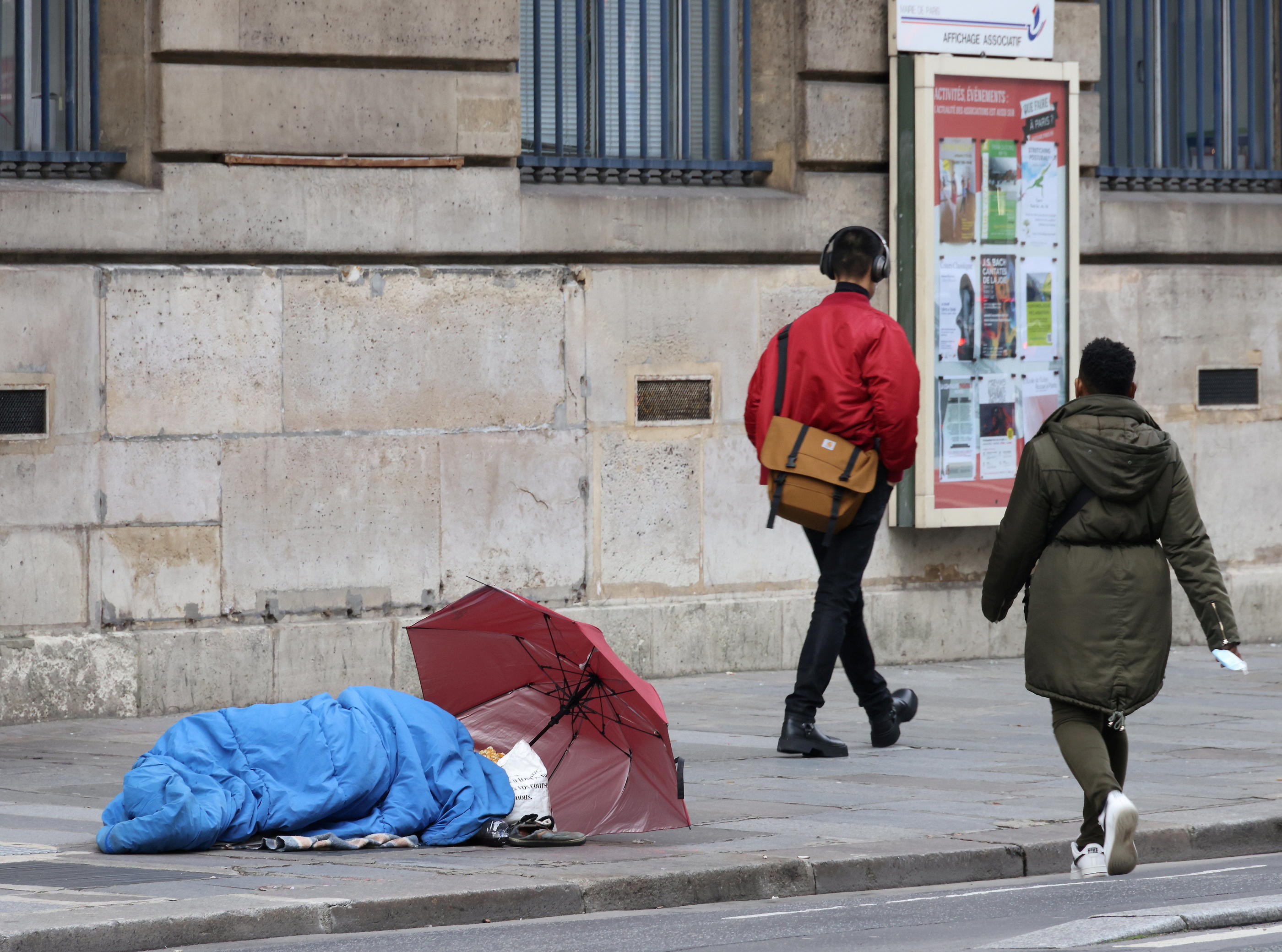 En France, 300 000 personnes n'auraient pas de logement fixe en 2024, selon Pascal Brice, et environ 12 000 dormiraient à la rue quotidiennement. (Illustration) LP/Delphine Goldsztejn