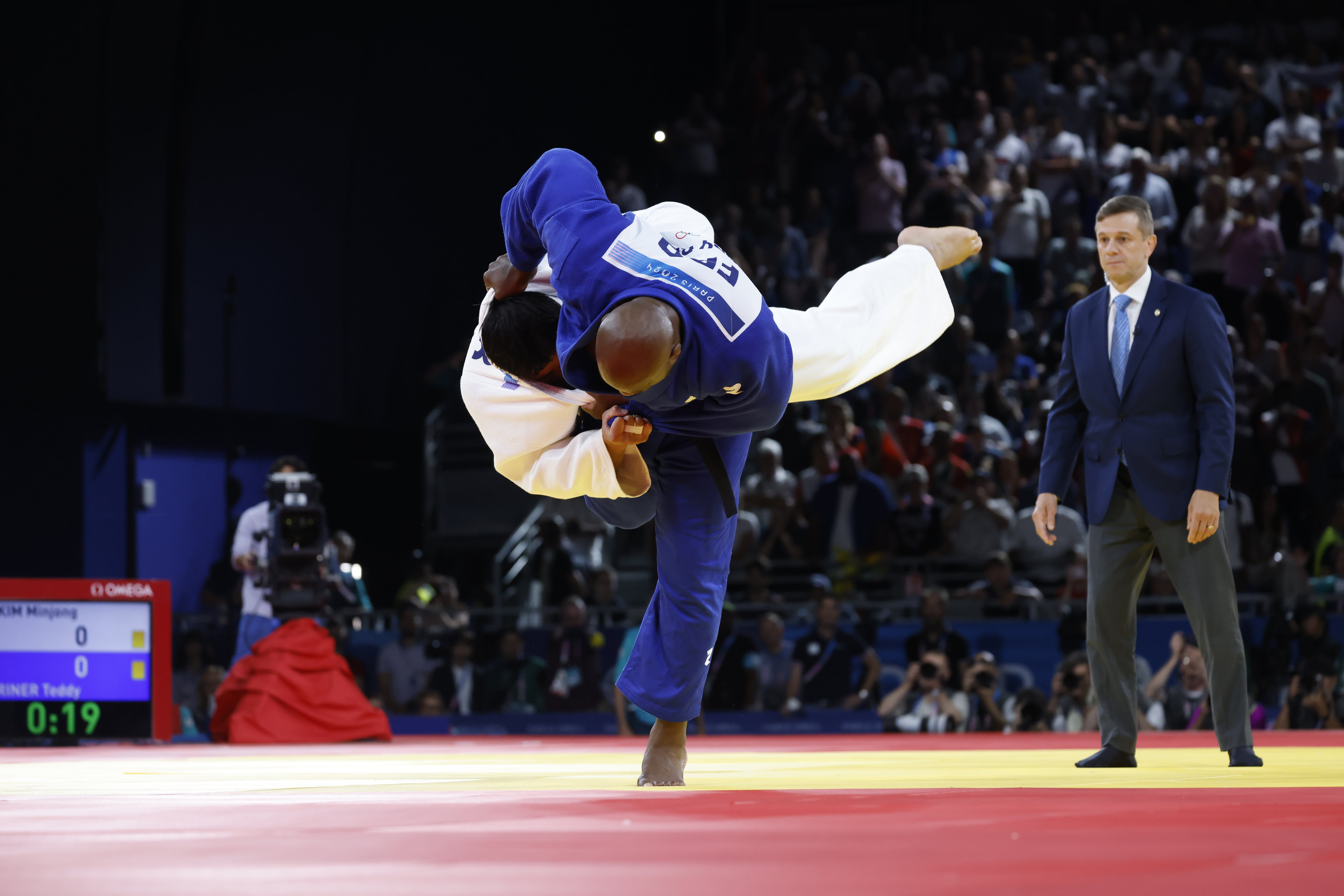 Teddy Riner a fait décoller le Coréen Kim Minjong dans les dernières secondes de son combat pour s'offrir l'or. LP/Olivier Corsan