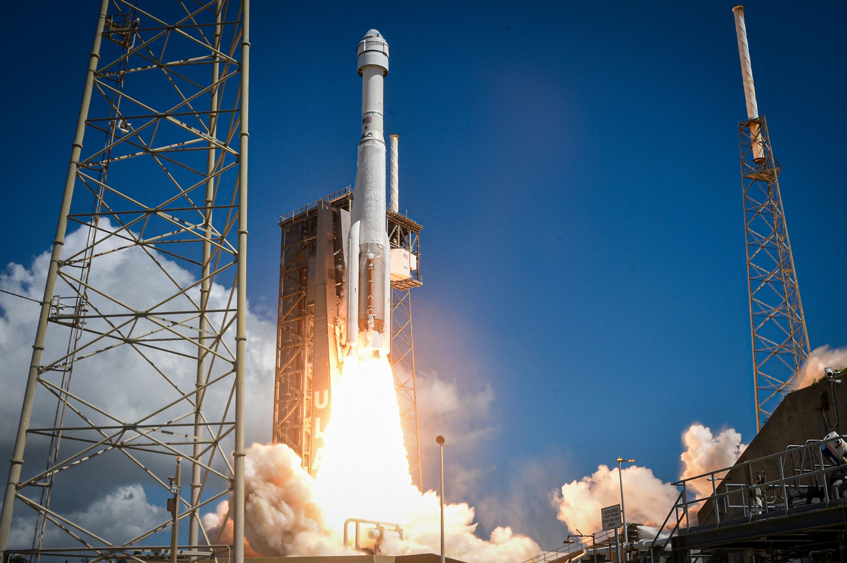 Le vaisseau spatial Starliner de Boeing, qui transporte deux astronautes de la Nasa vers la Station spatiale internationale jeudi « reste stable » selon la Nasa. AFP/Miguel J. Rodriguez Carrillo