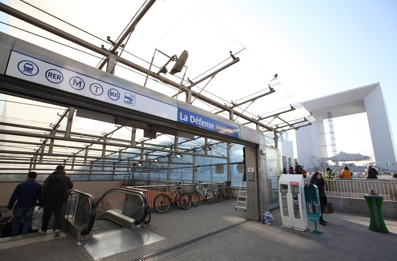 La gare SNCF de La D fense ferm e tout le week end pour rien Le