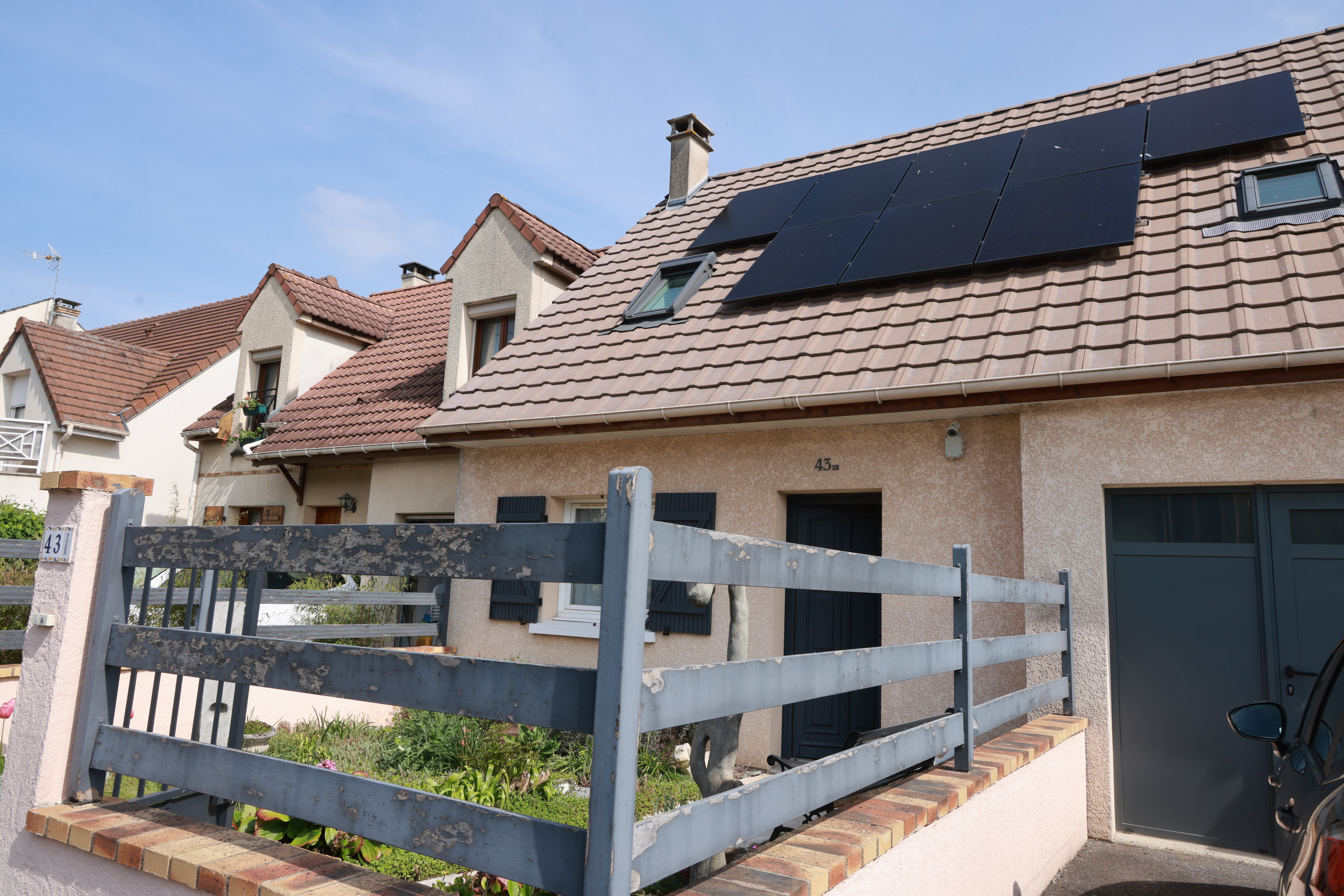 Le cadastre solaire permet de connaître le potentiel ensoleillement de son logement selon la surface disponible du toit, son exposition et la végétation environnante. LP/Philippe Lavieille