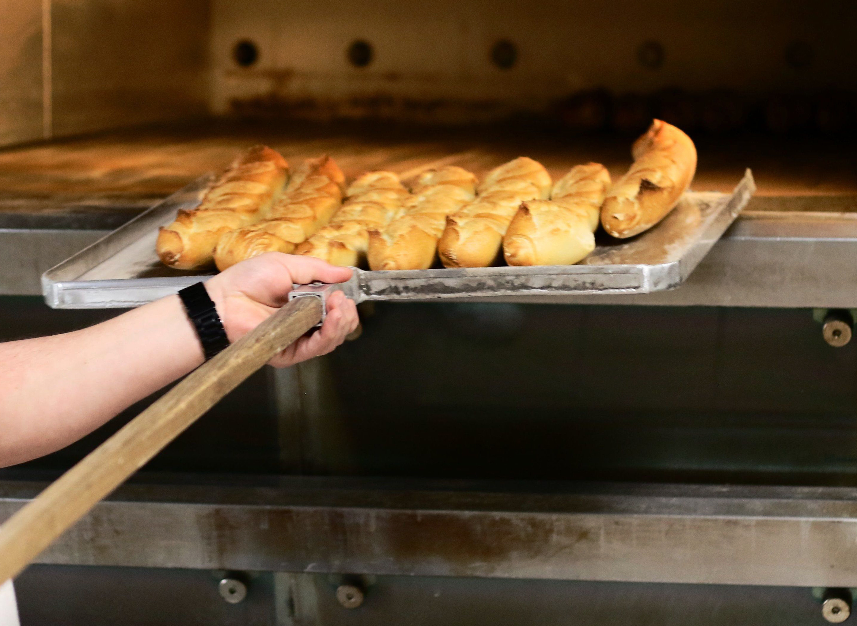 C'est au sein de la boulangerie que l'homme, qui aurait reconnu les faits, s'en prenait à ses apprentis (Illustration). LP