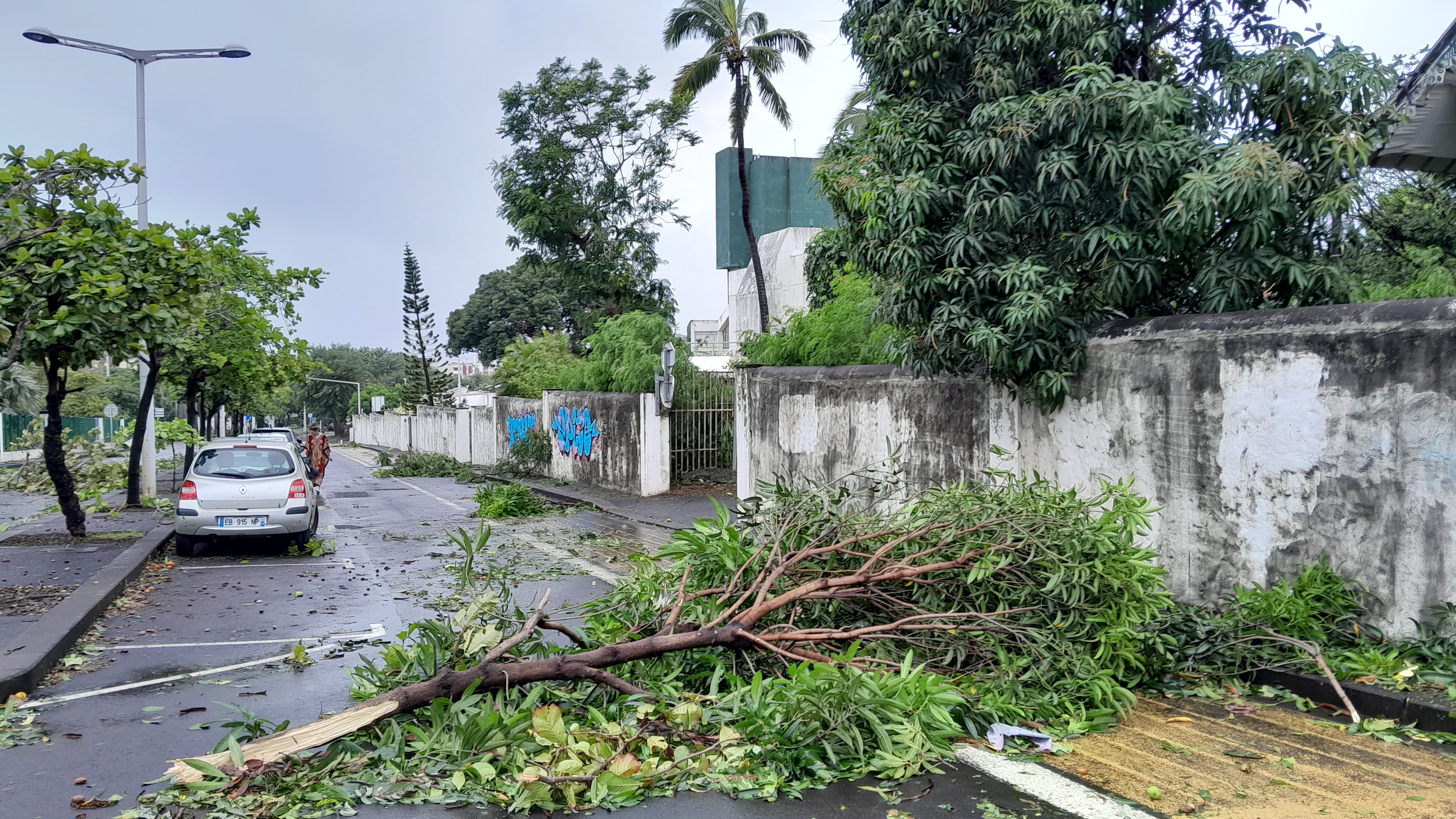 La ville de Saint-Denis (La Réunion), située à nord de l'île, a été touchée ce lundi matin par le cyclone Belal. LP/ Sébastien Gignoux