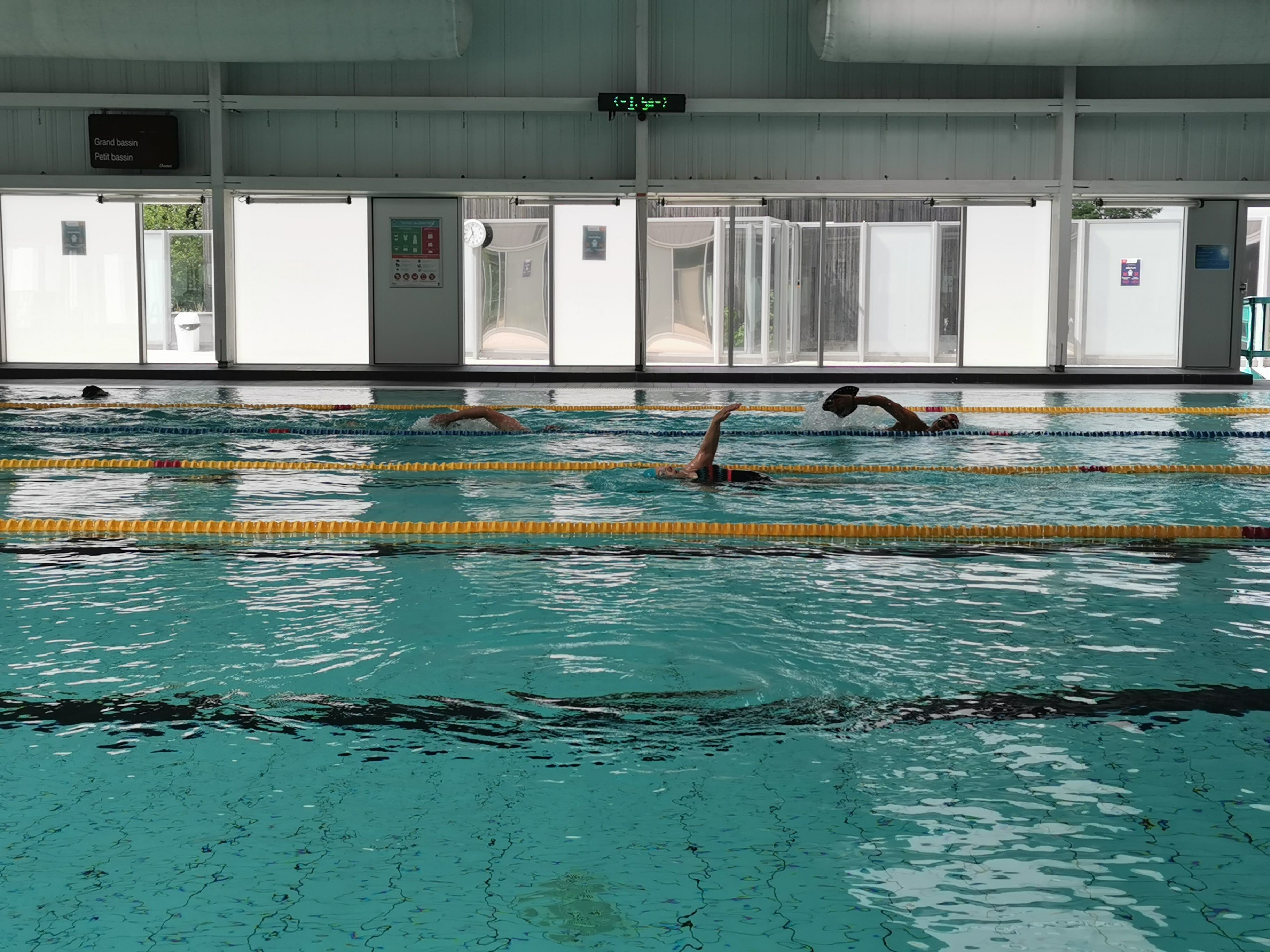 Clichy-sous-Bois, en 2020. La piscine municipale est fermée jusqu'à nouvel ordre. Le maire réclame au délégataire de service public Vert Marine "le respect du contrat". LP/A.H.