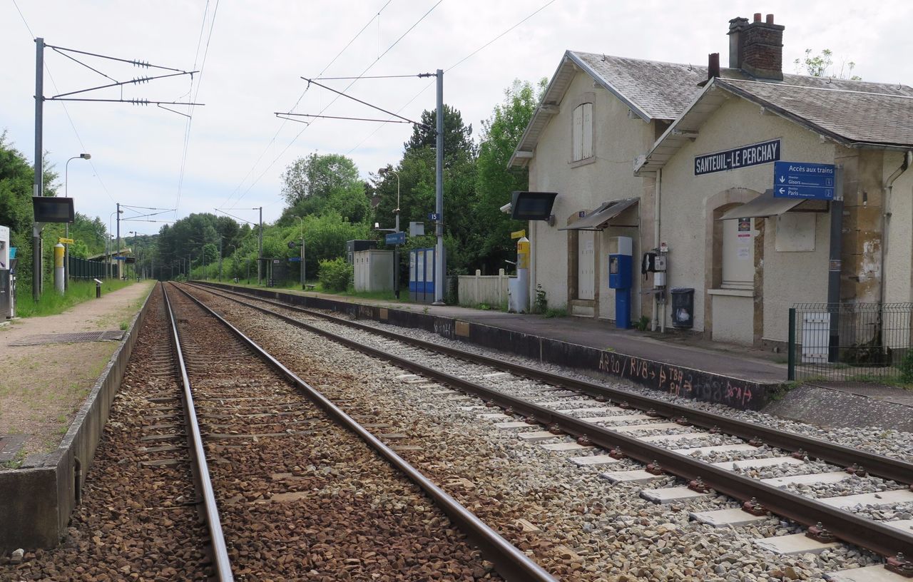 <b></b> Les trains pourraient ne plus s’arrêter en gare de Sainteuil - Le Perchay. 