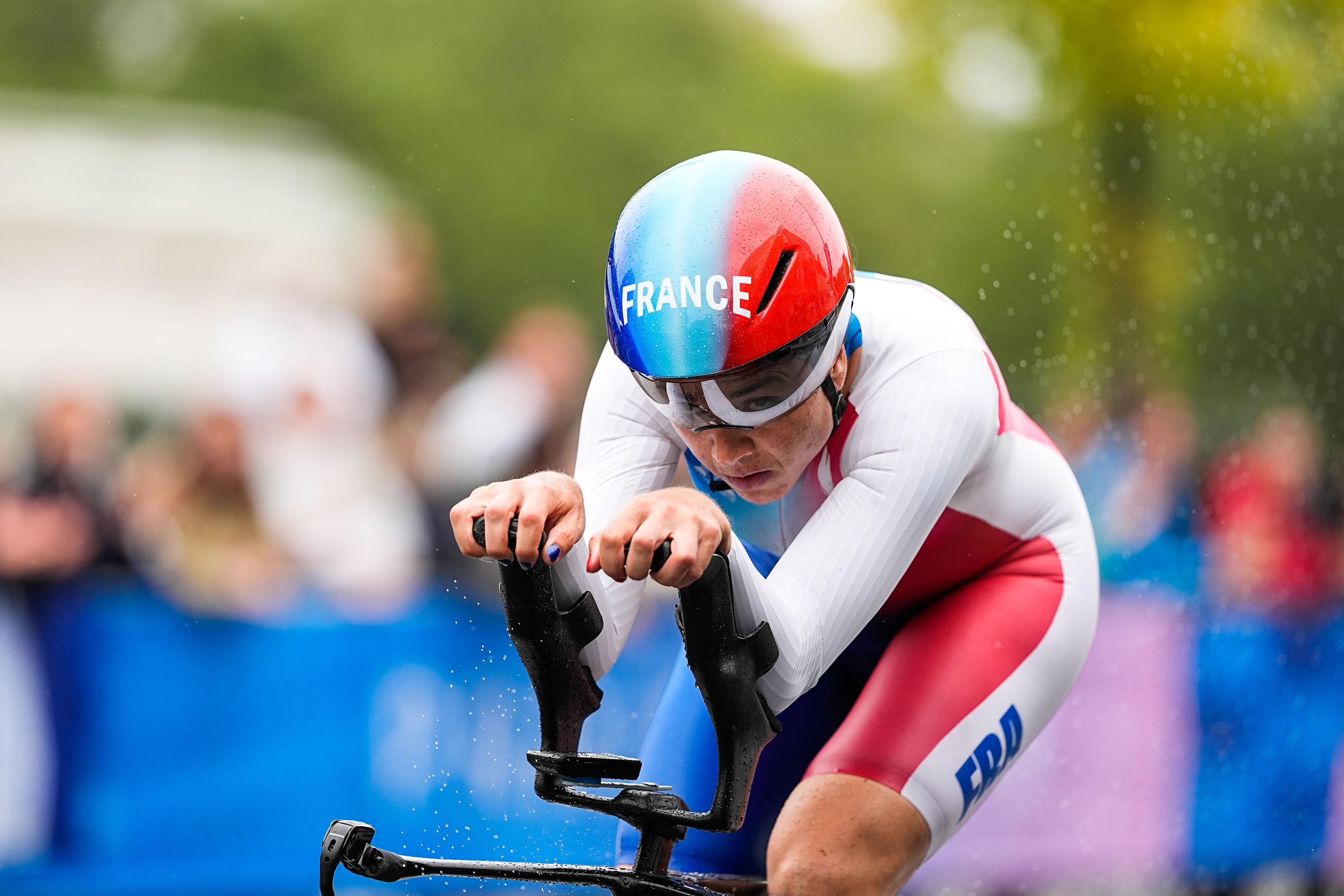 Audrey Cordon-Ragot, ici lors du contre-la-montre des derniers JO, revient sur son combat pour un peu plus d’égalité entre hommes et femmes dans le cyclisme. Icon Sport/Hugo Pfeiffer