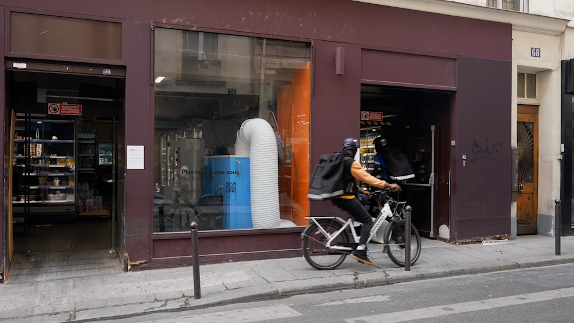 La société Gorillas (ici, un de ses « dark stores », situé dans le IIe arrondissement de Paris) est l'un des grands acteurs du secteur. LP/Laura Wojcik