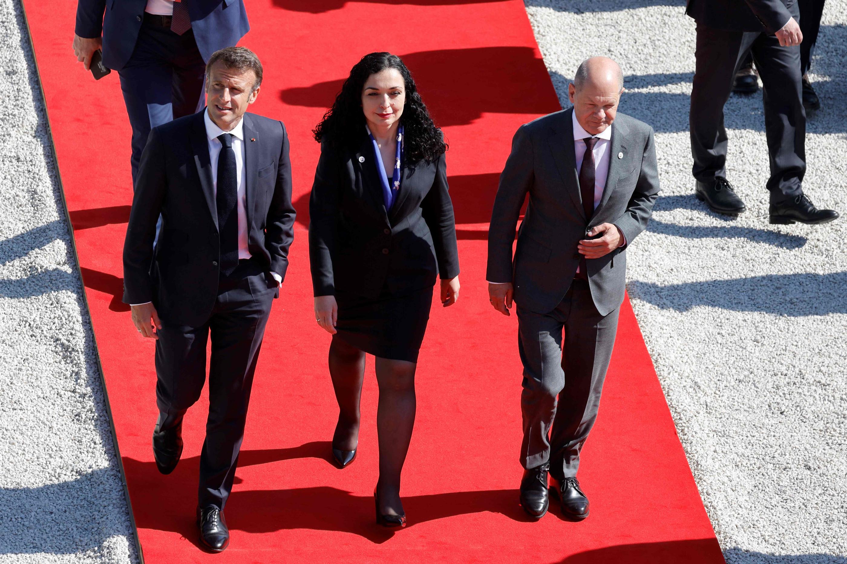 Emmanuel Macron et Olaf Scholz ont rencontré les présidents serbe et kosovare à Chisinau. AFP / Ludovic Marin
