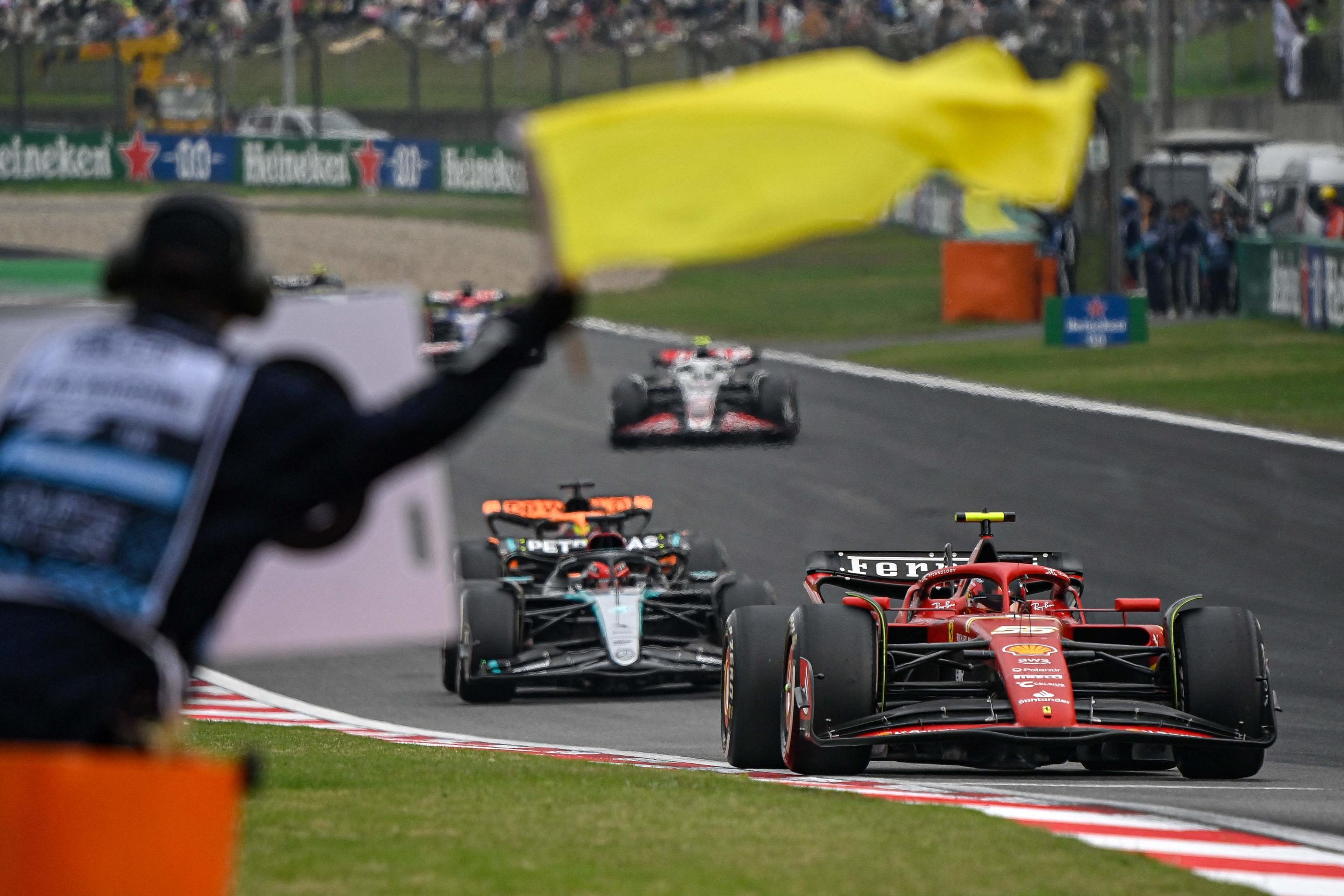 L'accrochage entre Stroll et Ricciardo puis entre Tsunoda et Magnussen ont causé l'intervention de la voiture de sécurité. AFP