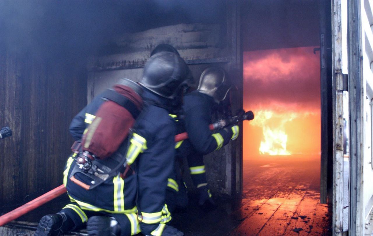 <b>Illustration.</b> Un incendie s’est déclaré dans la nuit de mercredi à jeudi dans un immeuble de Rambouillet. 