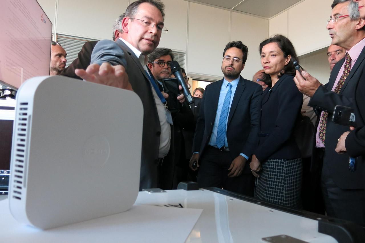 <b></b> Nozay, jeudi 27 septembre 2018. Les secrétaires d’Etat Mounir Mahjoubi et Delphine Gény-Stephann ont visité les installations de Nokia consacrées à la recherche sur la 5G.