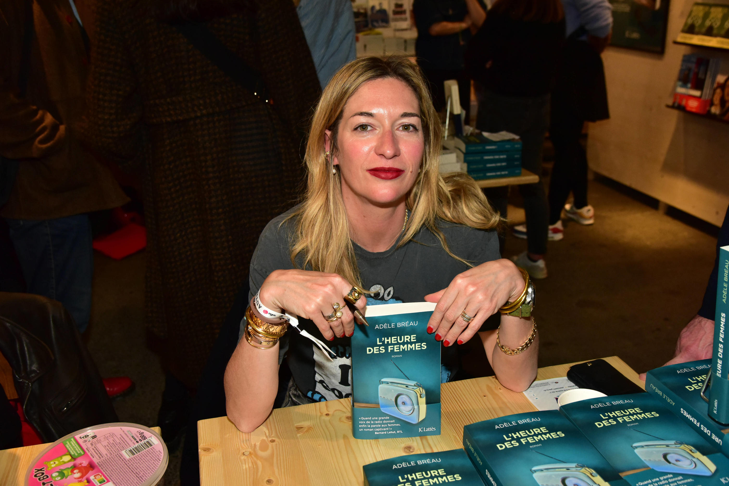 Adèle Bréau, directrice de la mode du magazine Gala (ici en avril au festival du Livre de Paris), a été récompensé pour son septième roman, «l’Heure des femmes ». Sipa/Laurent Benhamou